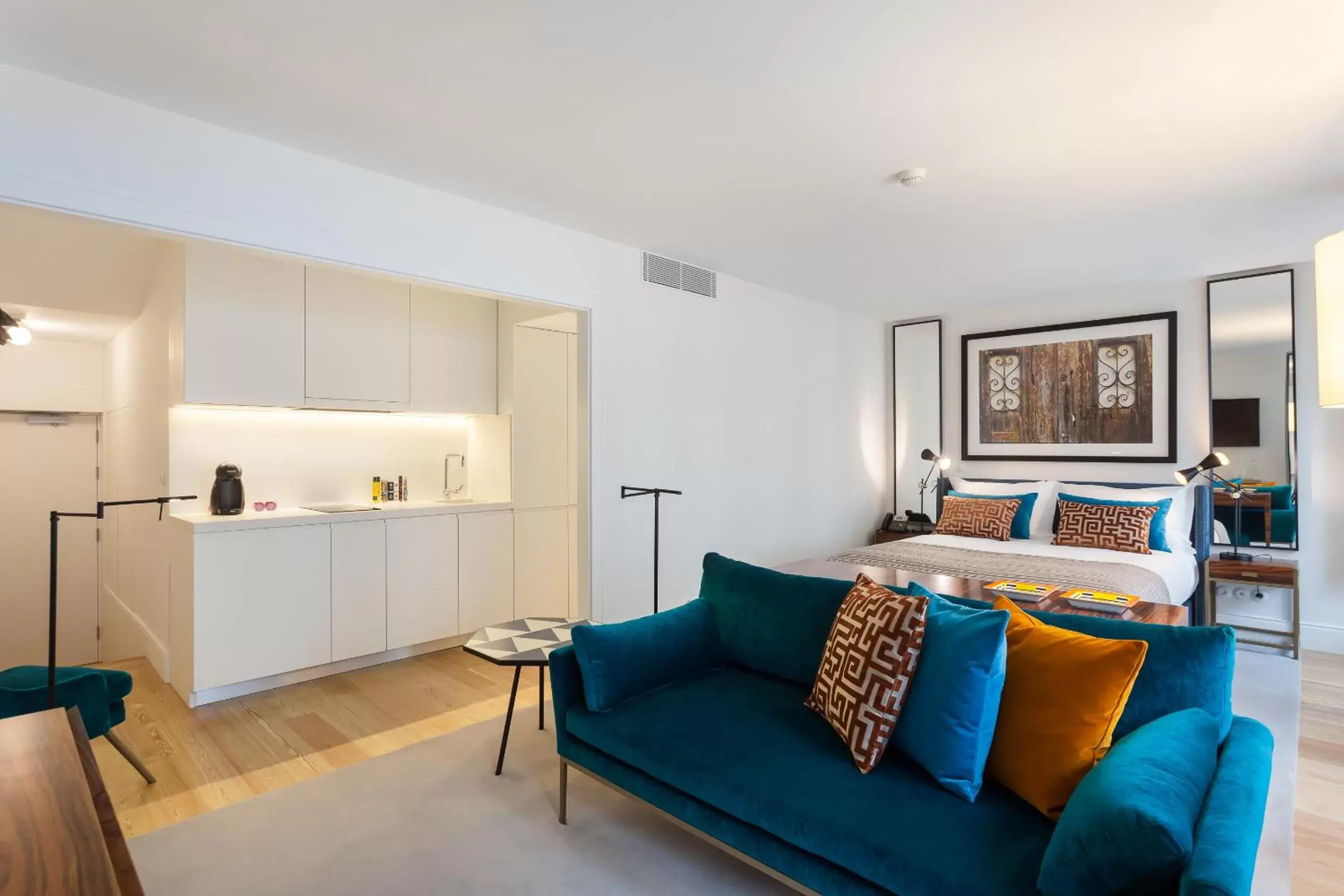 Bed, Seating Area in S.Bento Residences