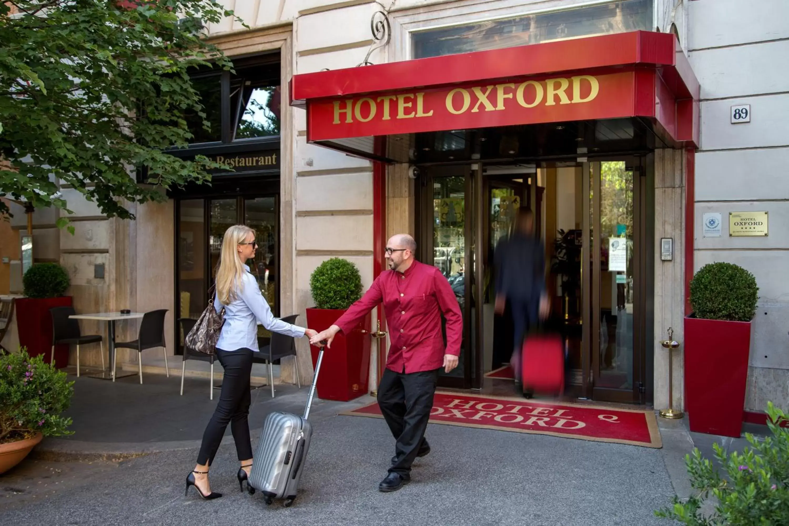 Facade/entrance in Hotel Oxford