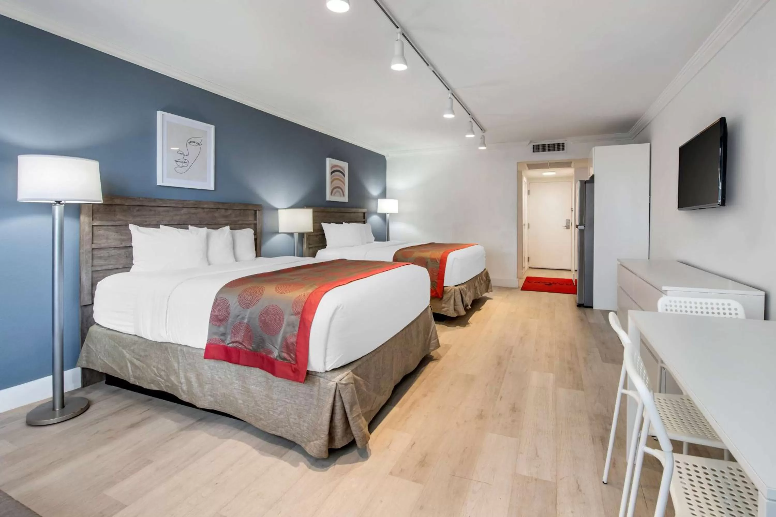 Photo of the whole room, Bed in Ramada Plaza by Wyndham Marco Polo Beach Resort