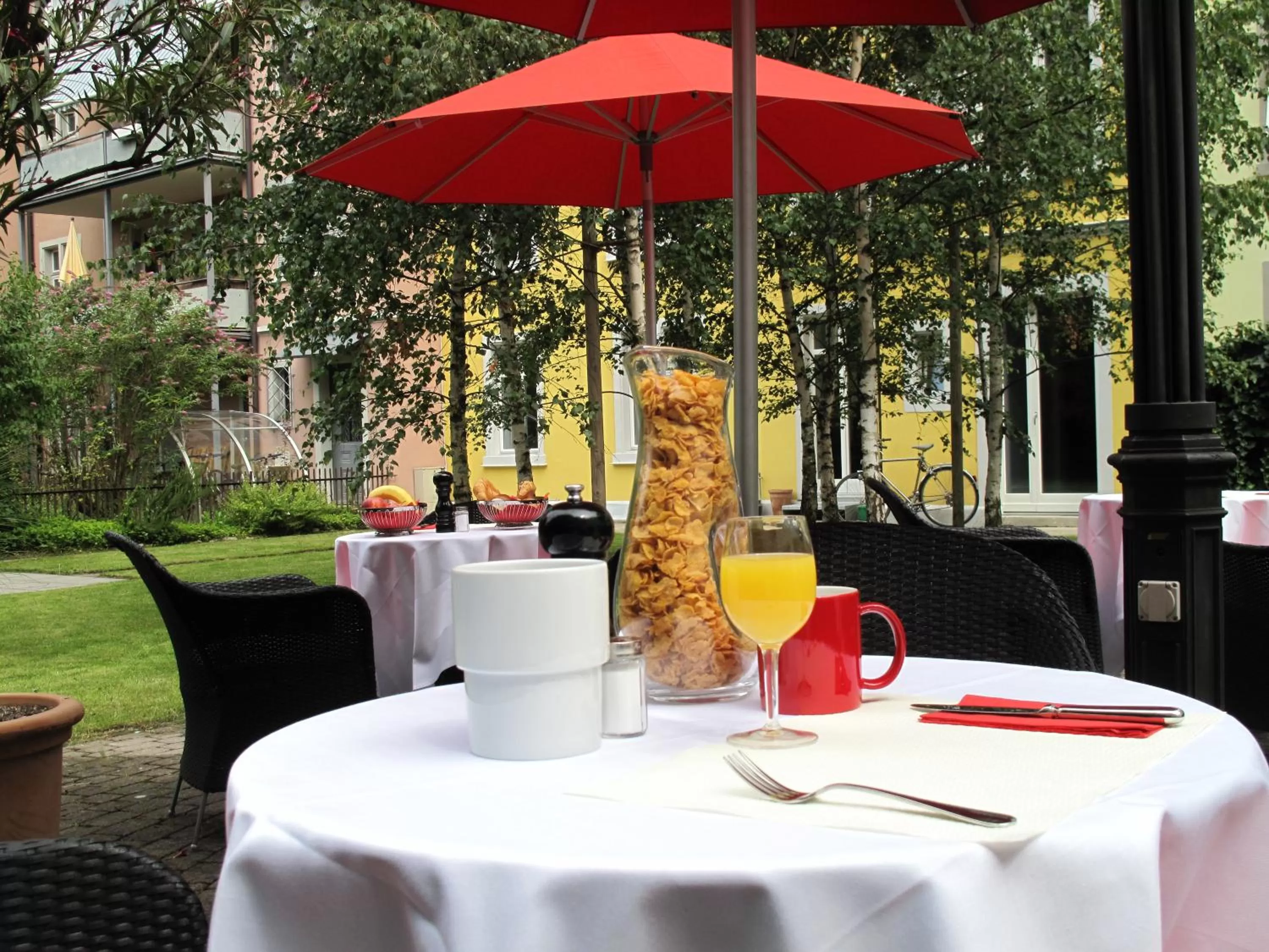 Patio in Hotel Wartmann am Bahnhof