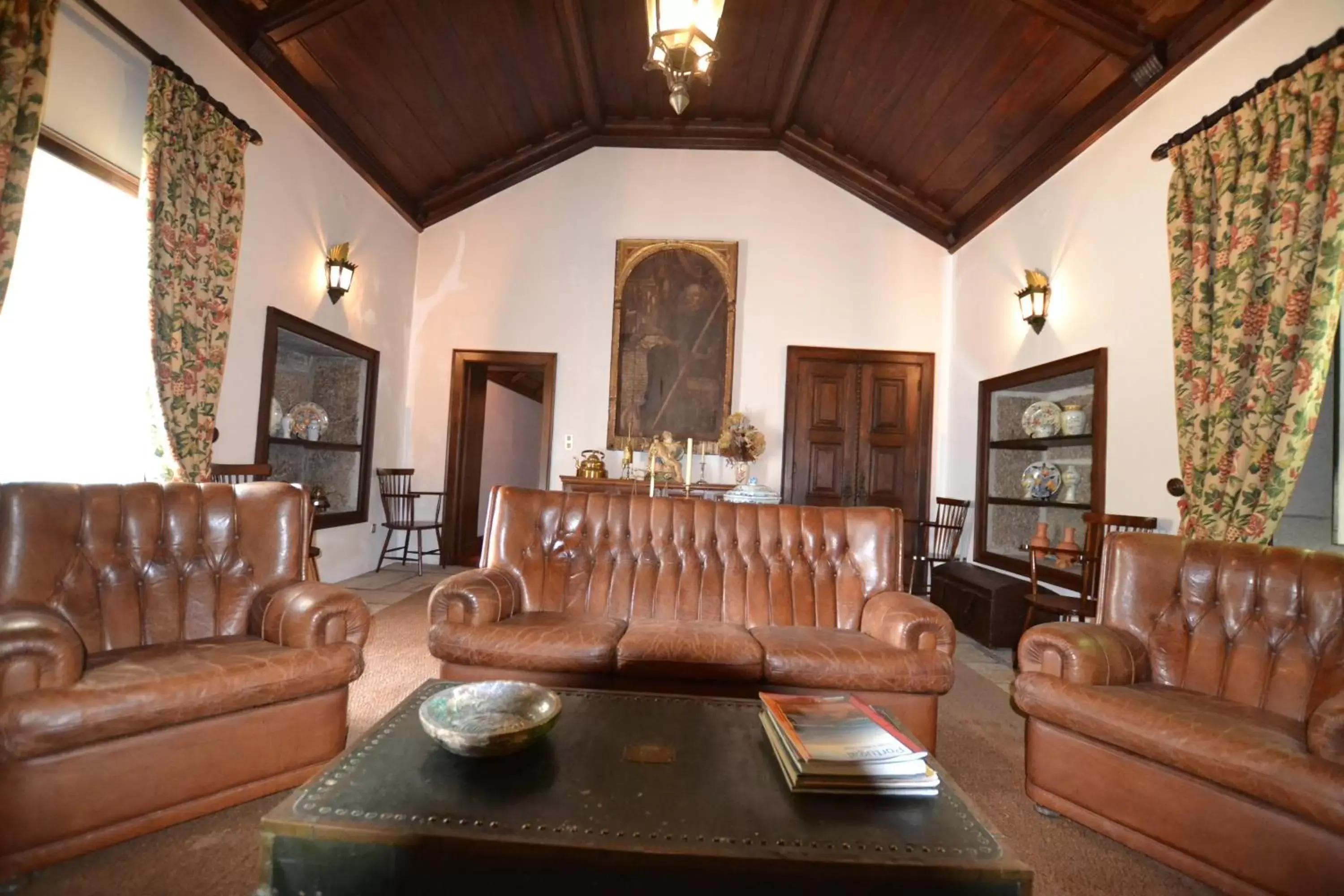 Communal lounge/ TV room, Seating Area in Paço de Calheiros - Turismo de Habitação