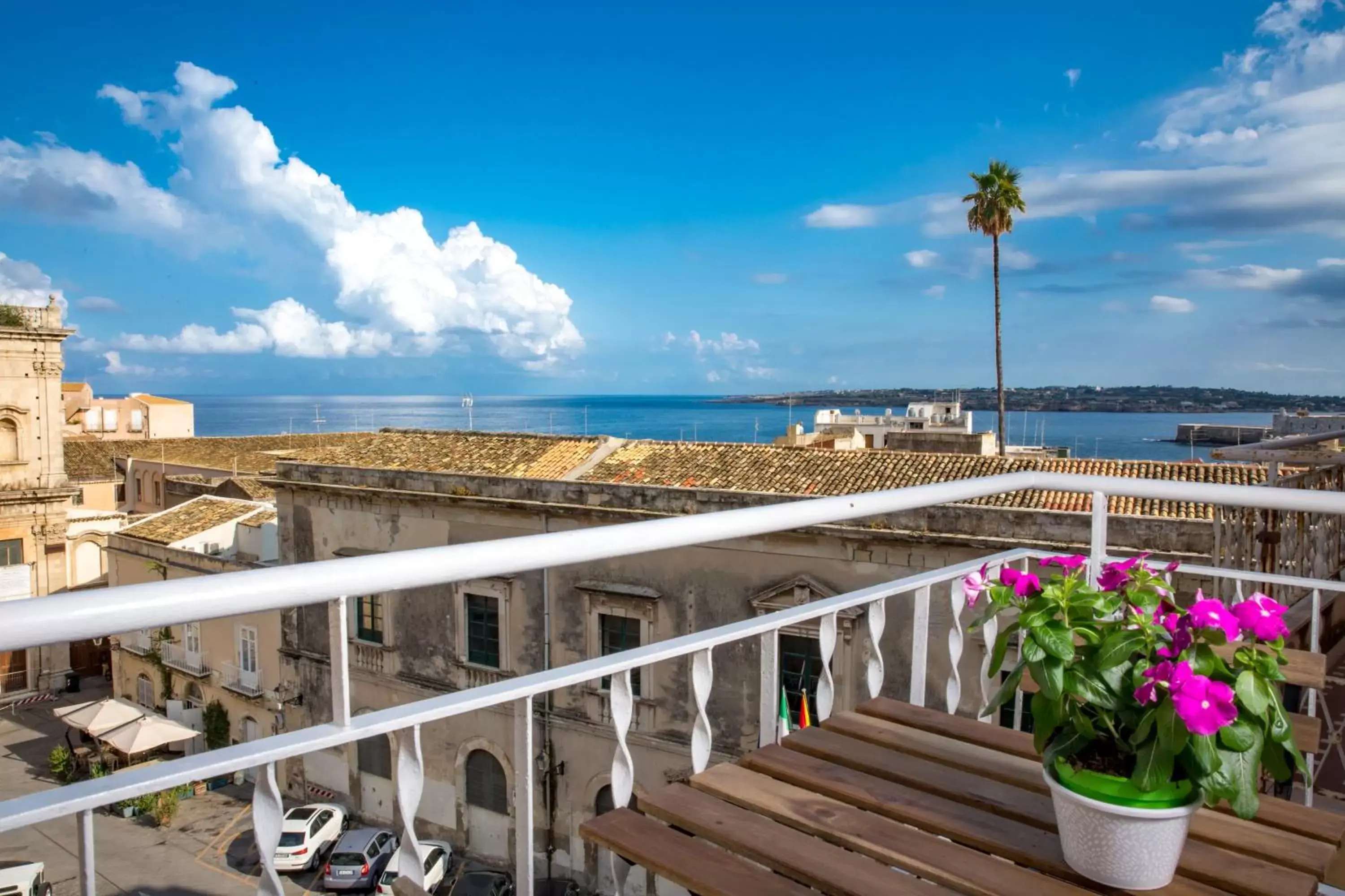 Landmark view, Balcony/Terrace in Maison Ortigia