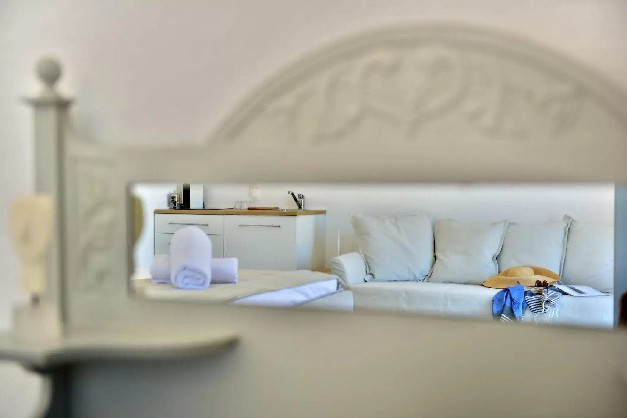 Decorative detail, Bed in Hydra Art Suites