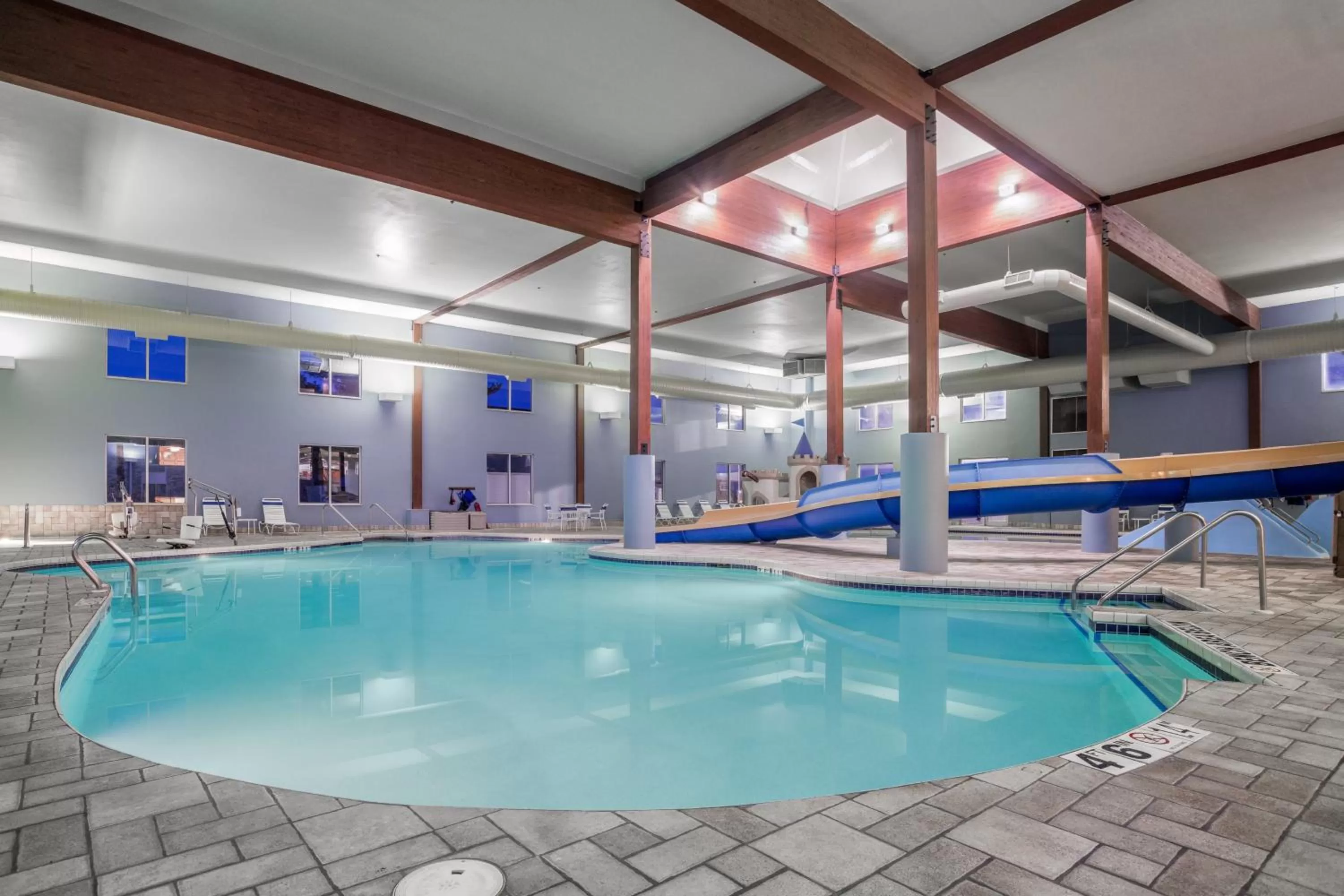 Swimming pool in Holiday Inn Express Wisconsin Dells by IHG