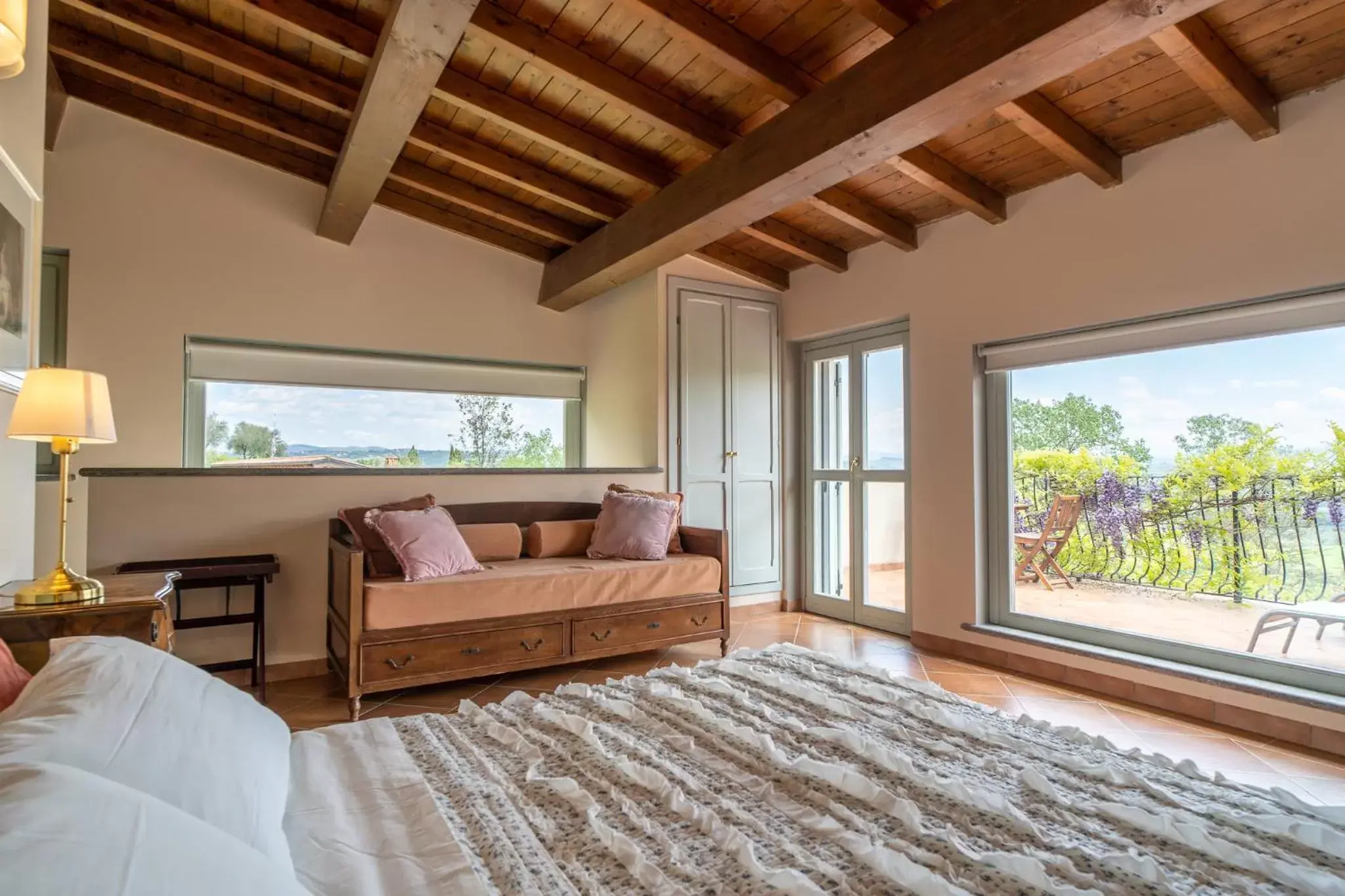 Bed, Seating Area in L'Olivo Country Club Resort & SPA