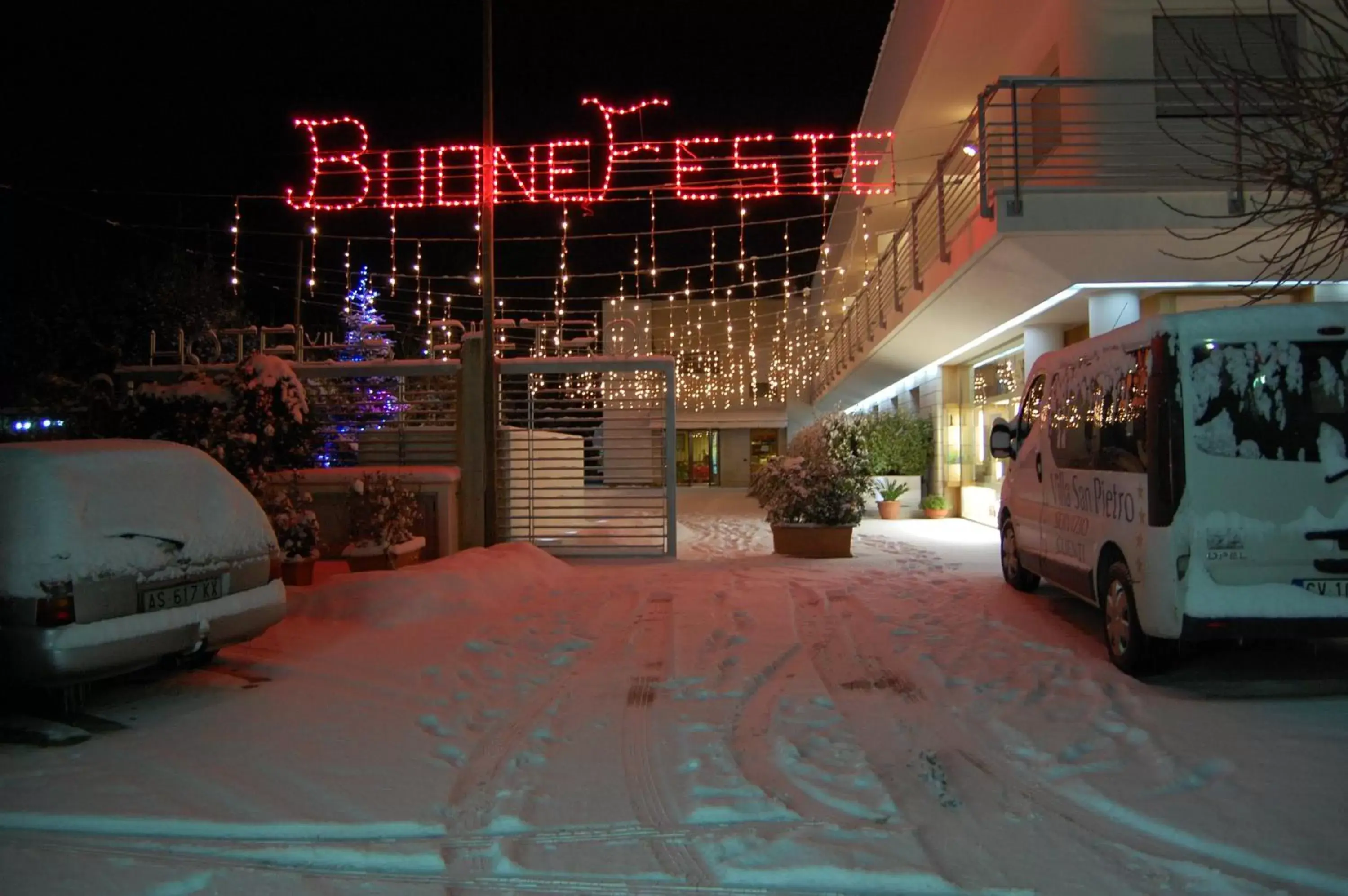 Facade/entrance, Winter in Hotel Villa San Pietro