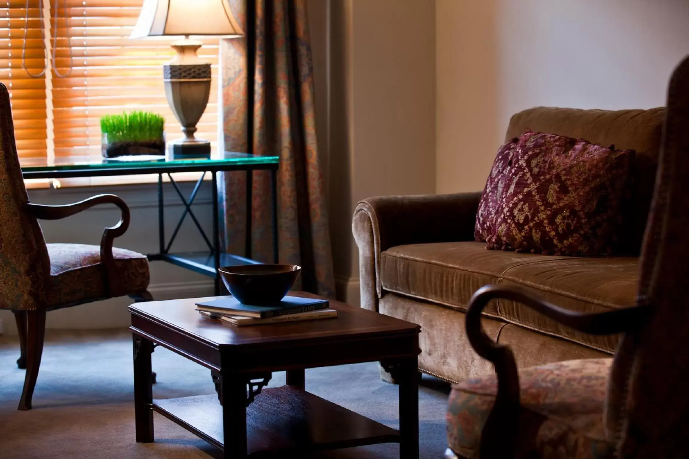 King Suite in Hotel Lombardy King Suite in Hotel Lombardy