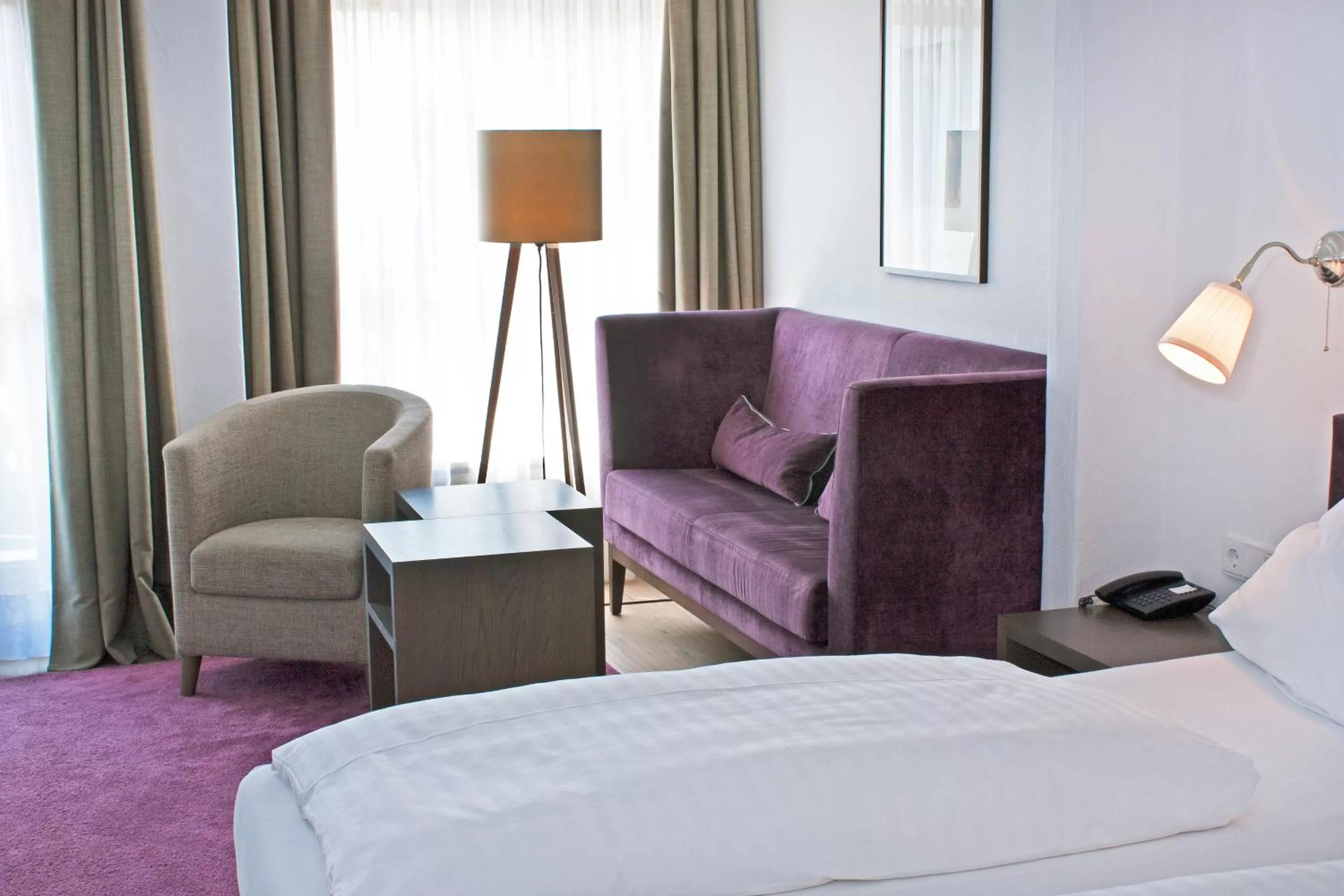 Photo of the whole room, Bed in Hotel Bayerischer Hof