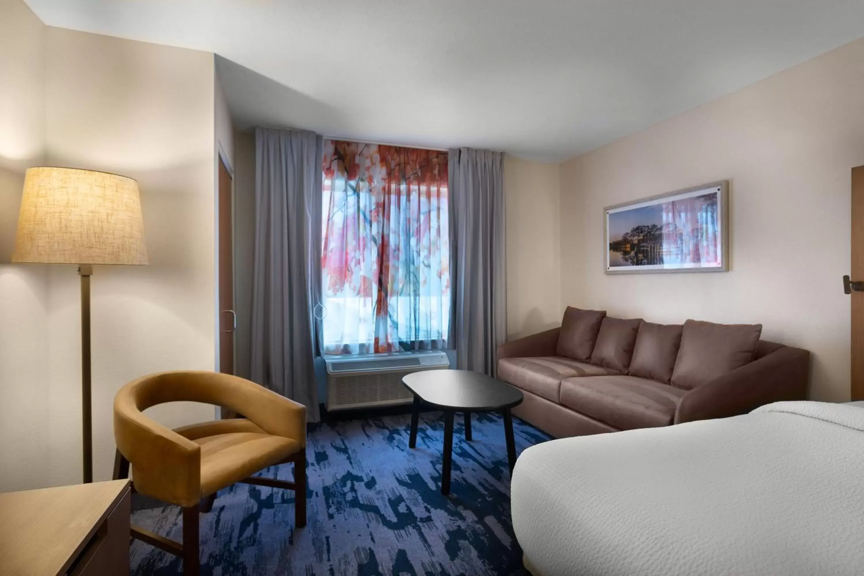 Living room, Seating Area in Fairfield Inn & Suites Elizabeth City