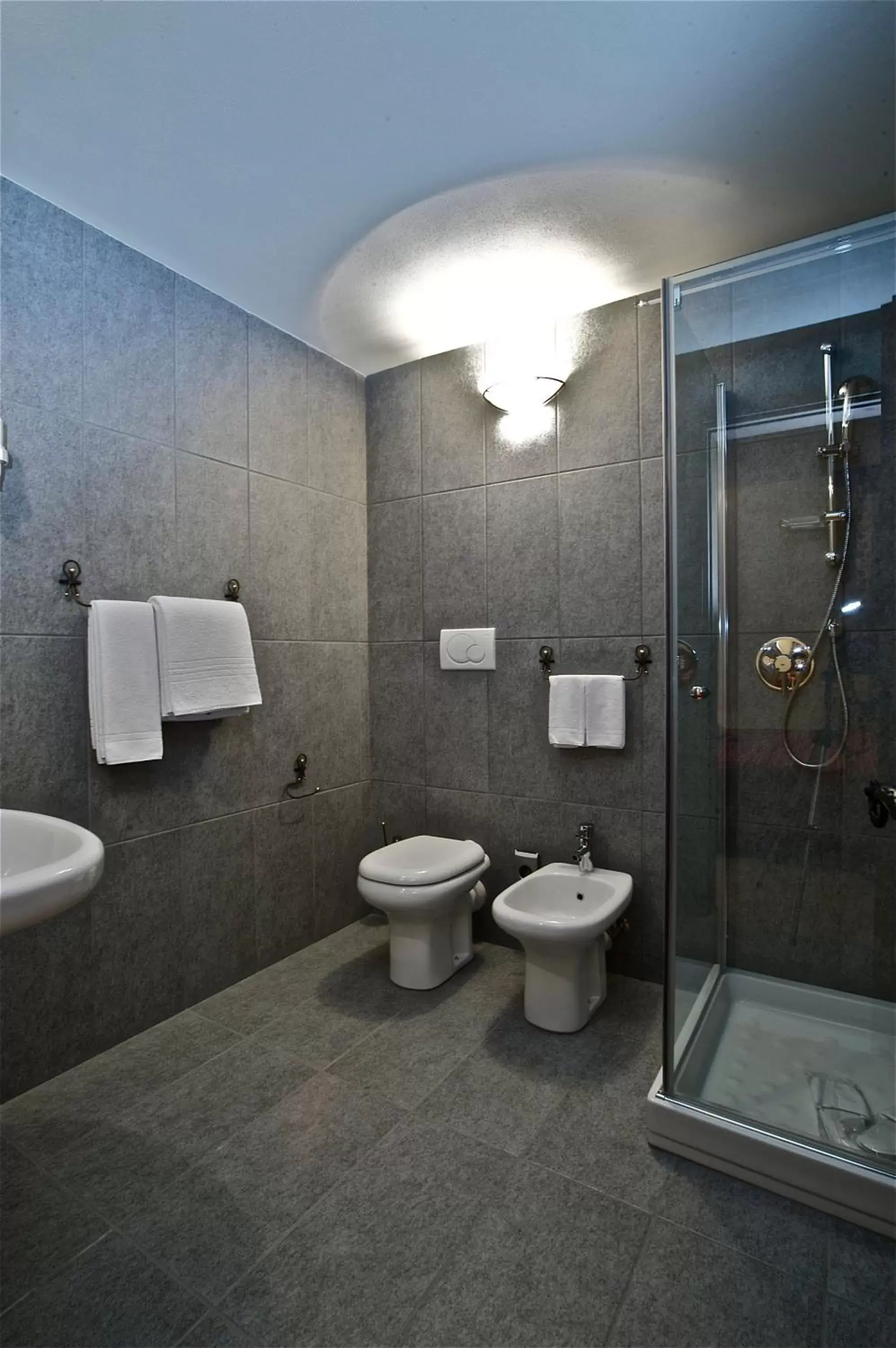 Bathroom in Design Suite Tirano