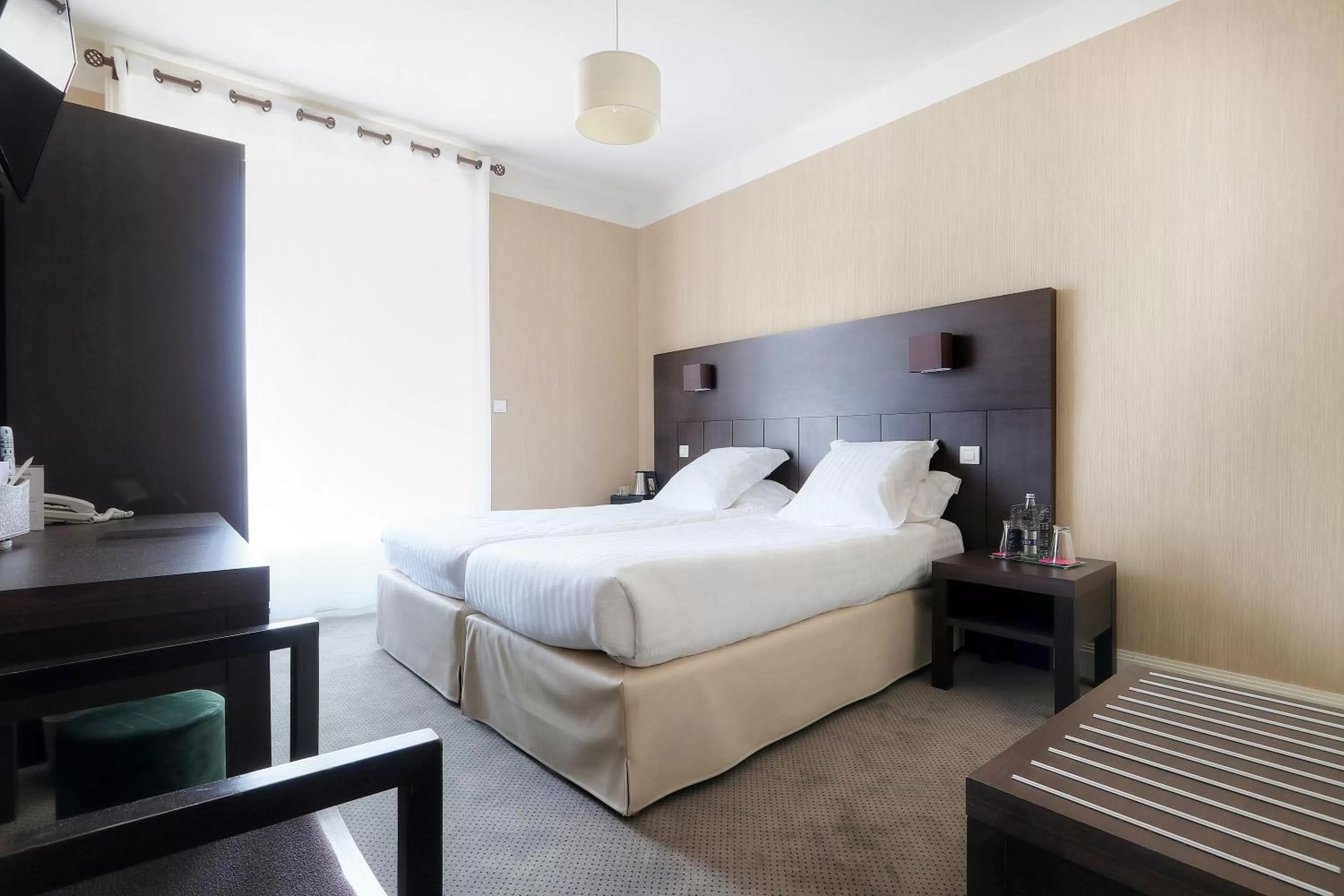 Bed in Best Western Hôtel Brittany La Baule Centre & Plages