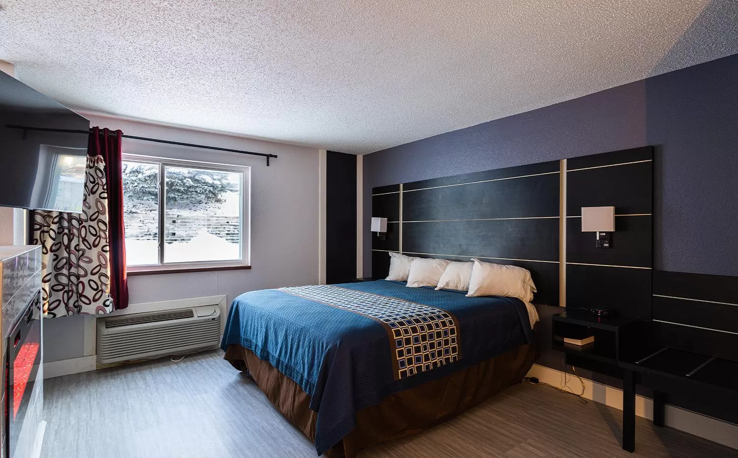 Suite with Hot Tub - Smoking in Coratel Inn & Suites by Jasper Hastings