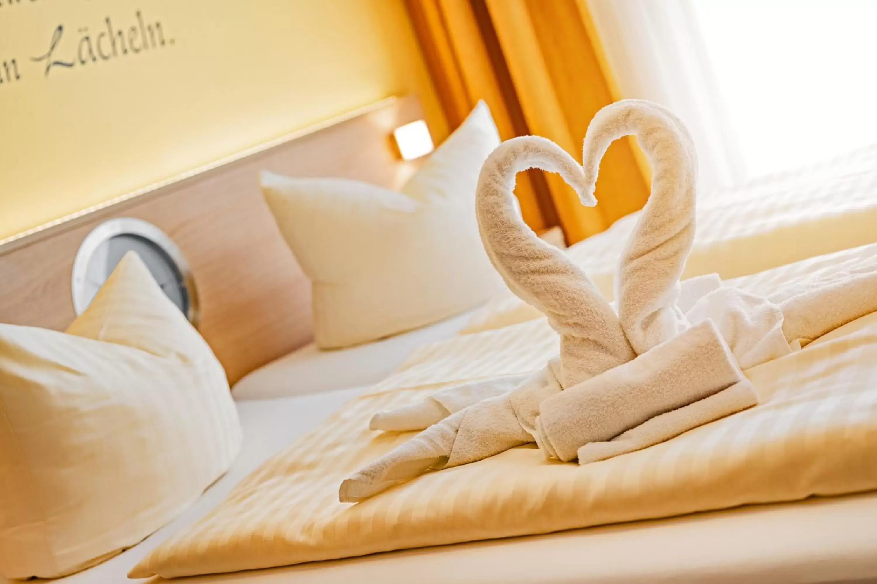 towels, Bed in Aparthotel Strandhus