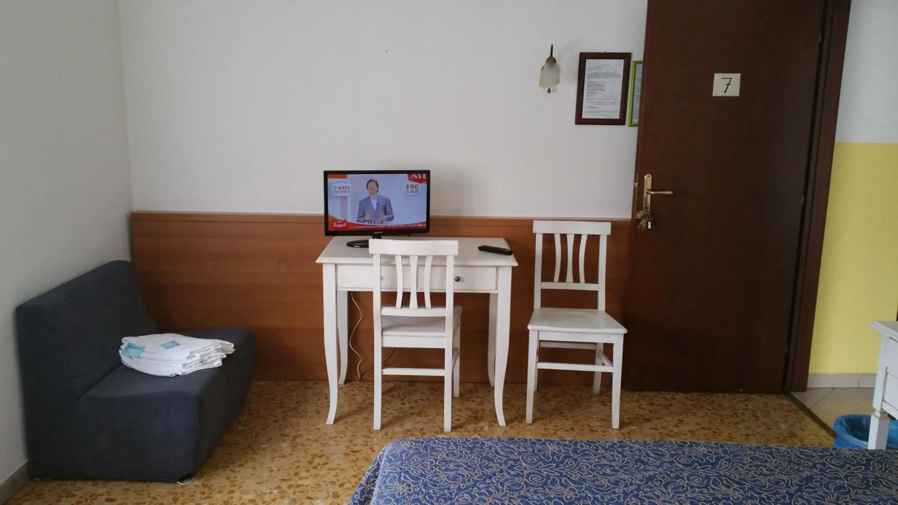 Photo of the whole room, TV/Entertainment Center in Albergo Sonia