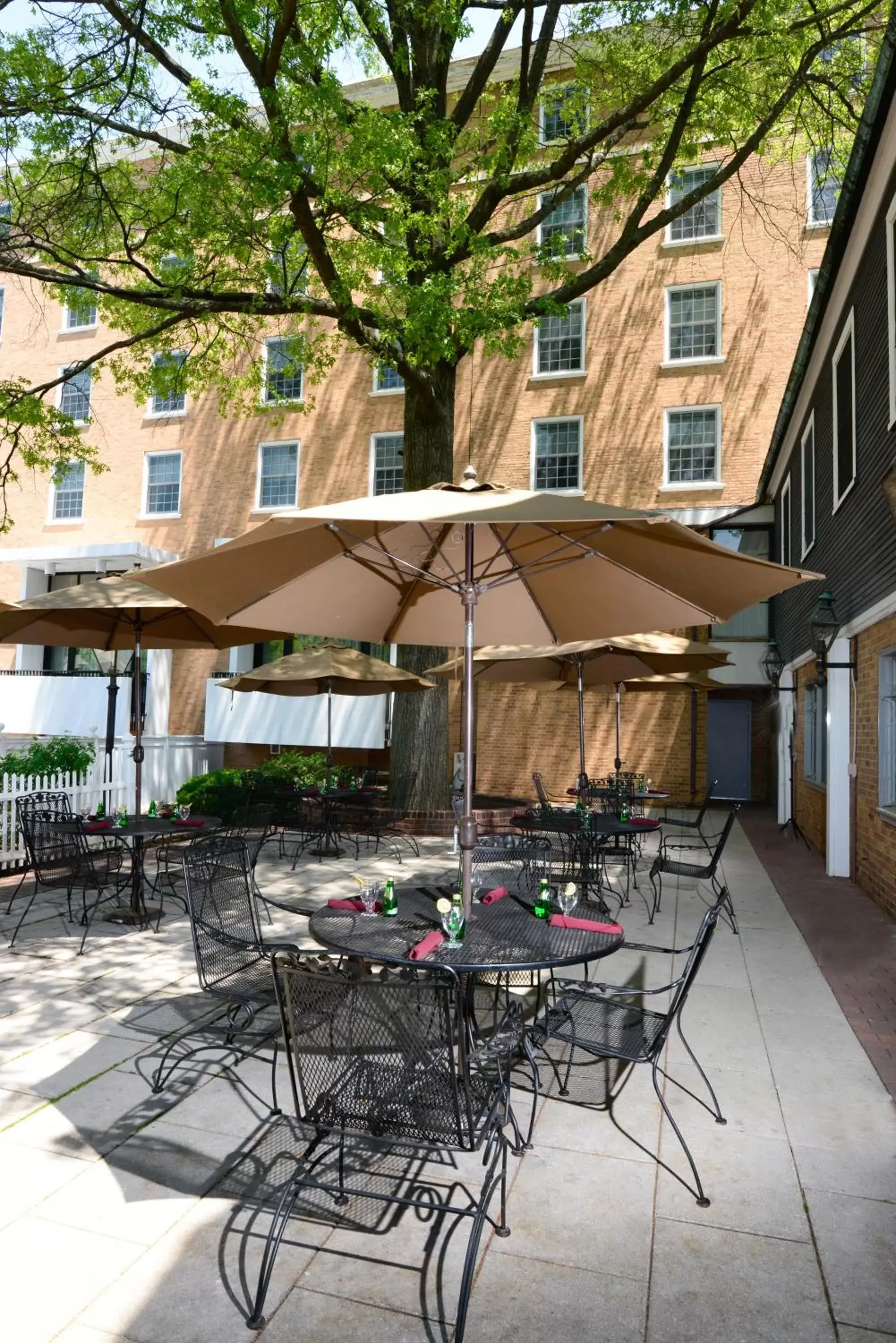 Balcony/Terrace, Restaurant/Places to Eat in Nassau Inn