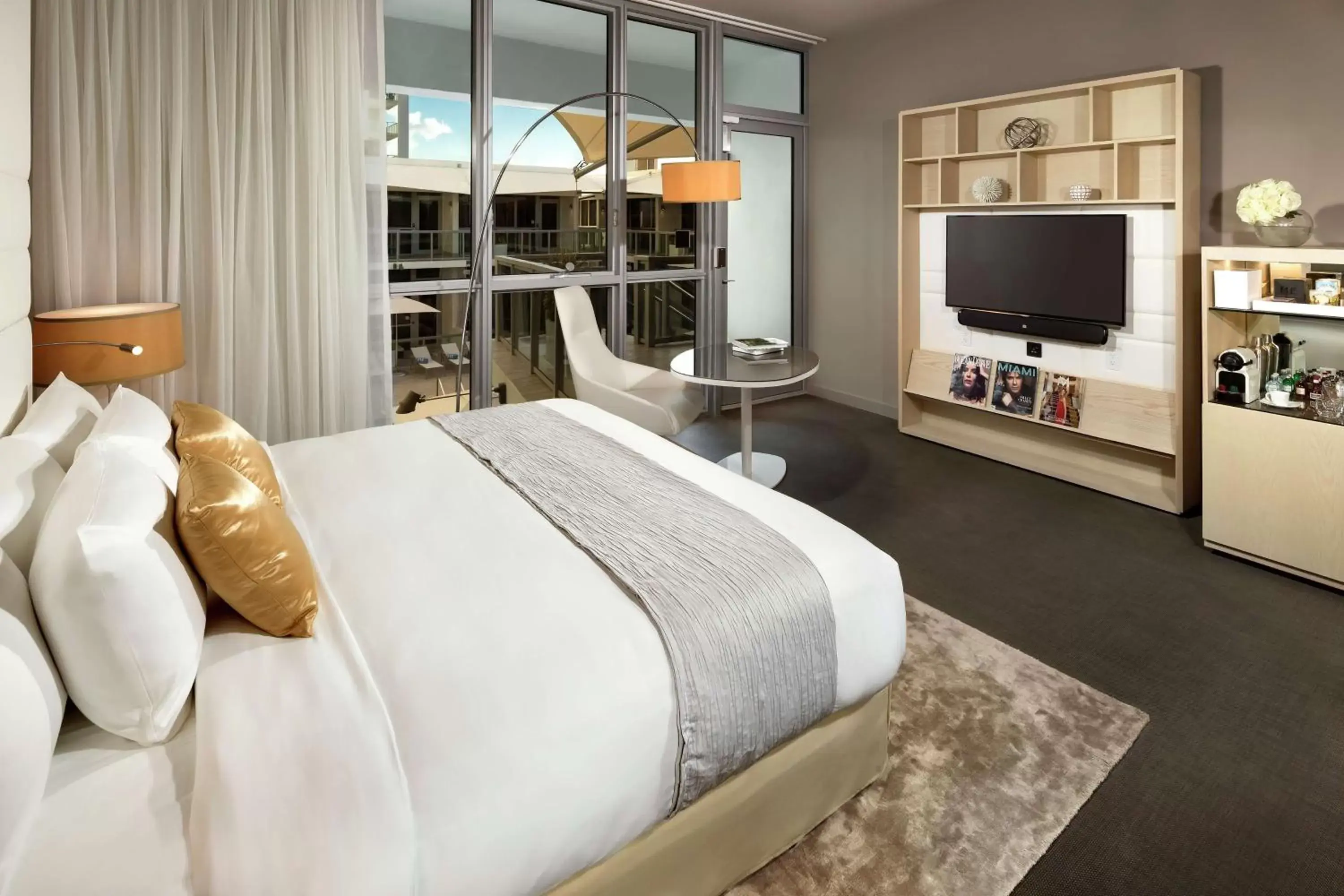 Bedroom in The Gabriel Miami Downtown, Curio Collection by Hilton