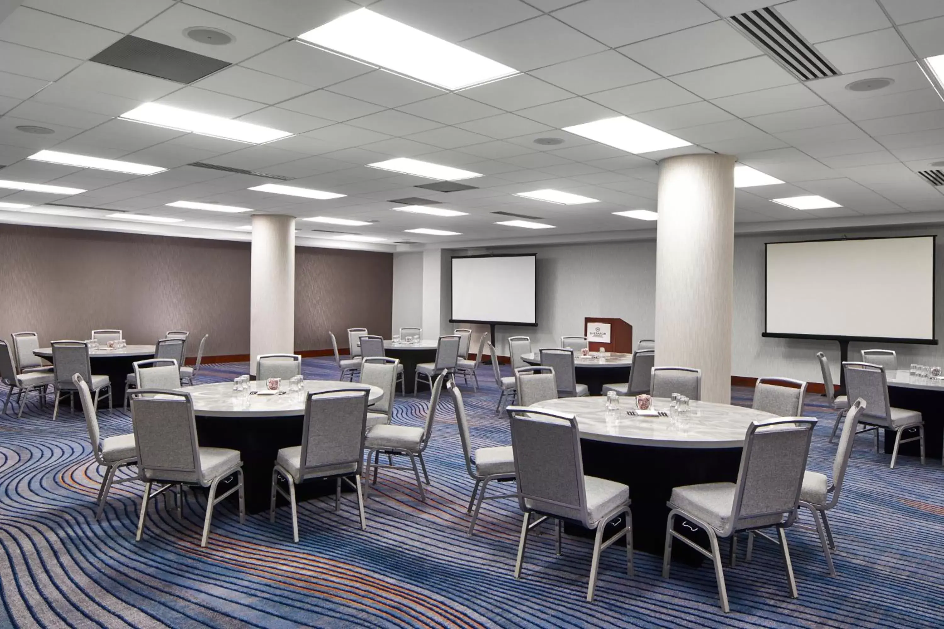 Meeting/conference room in Sheraton Indianapolis Hotel at Keystone Crossing