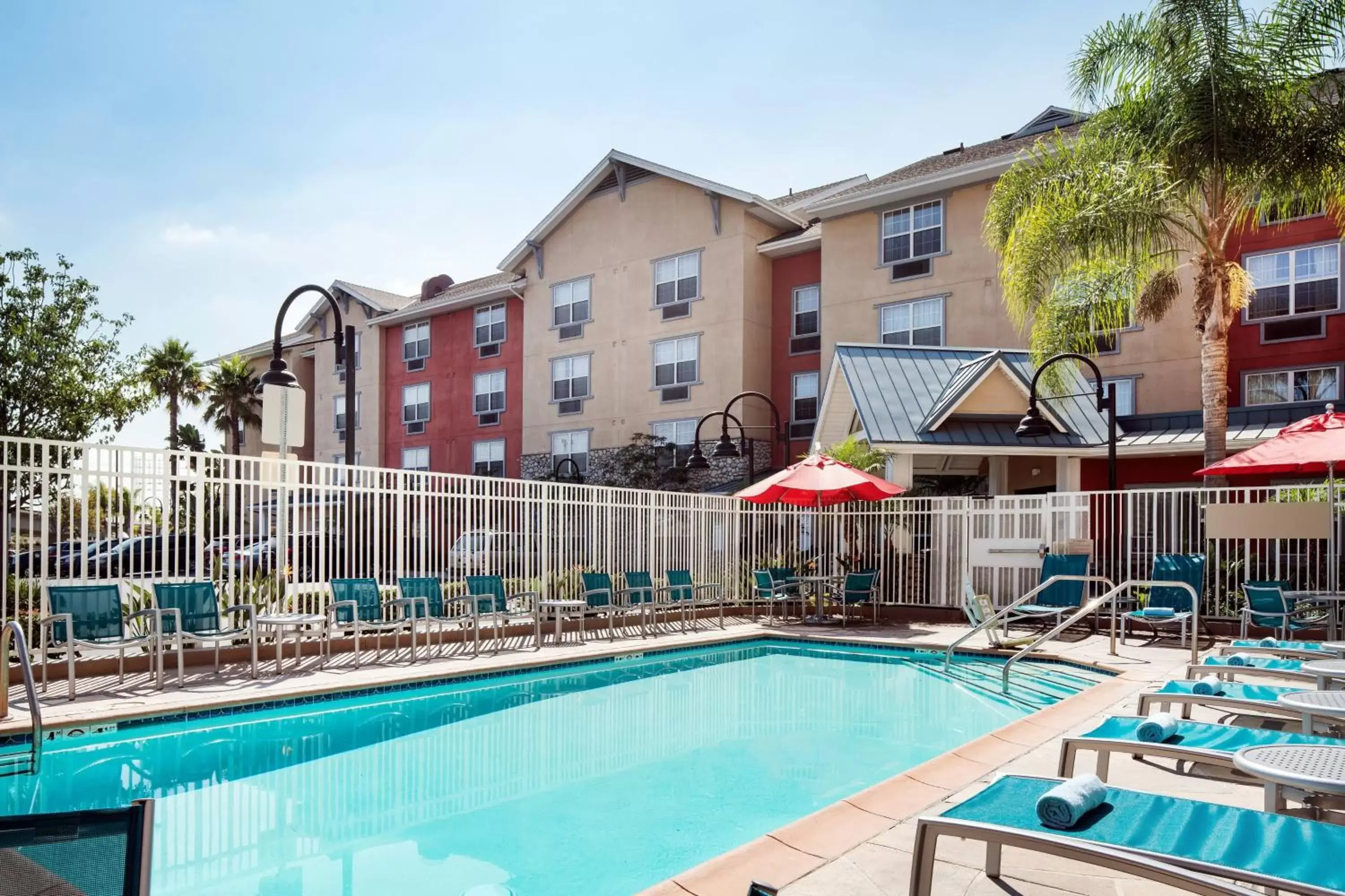 Swimming pool, Property Building in TownePlace Suites Los Angeles LAX Manhattan Beach