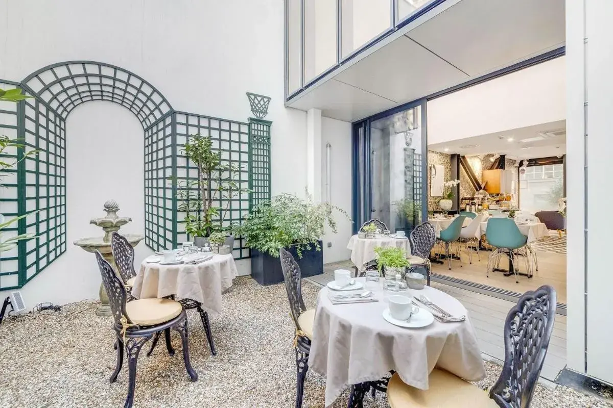Restaurant/Places to Eat in Villa Eiffel Mademoiselle