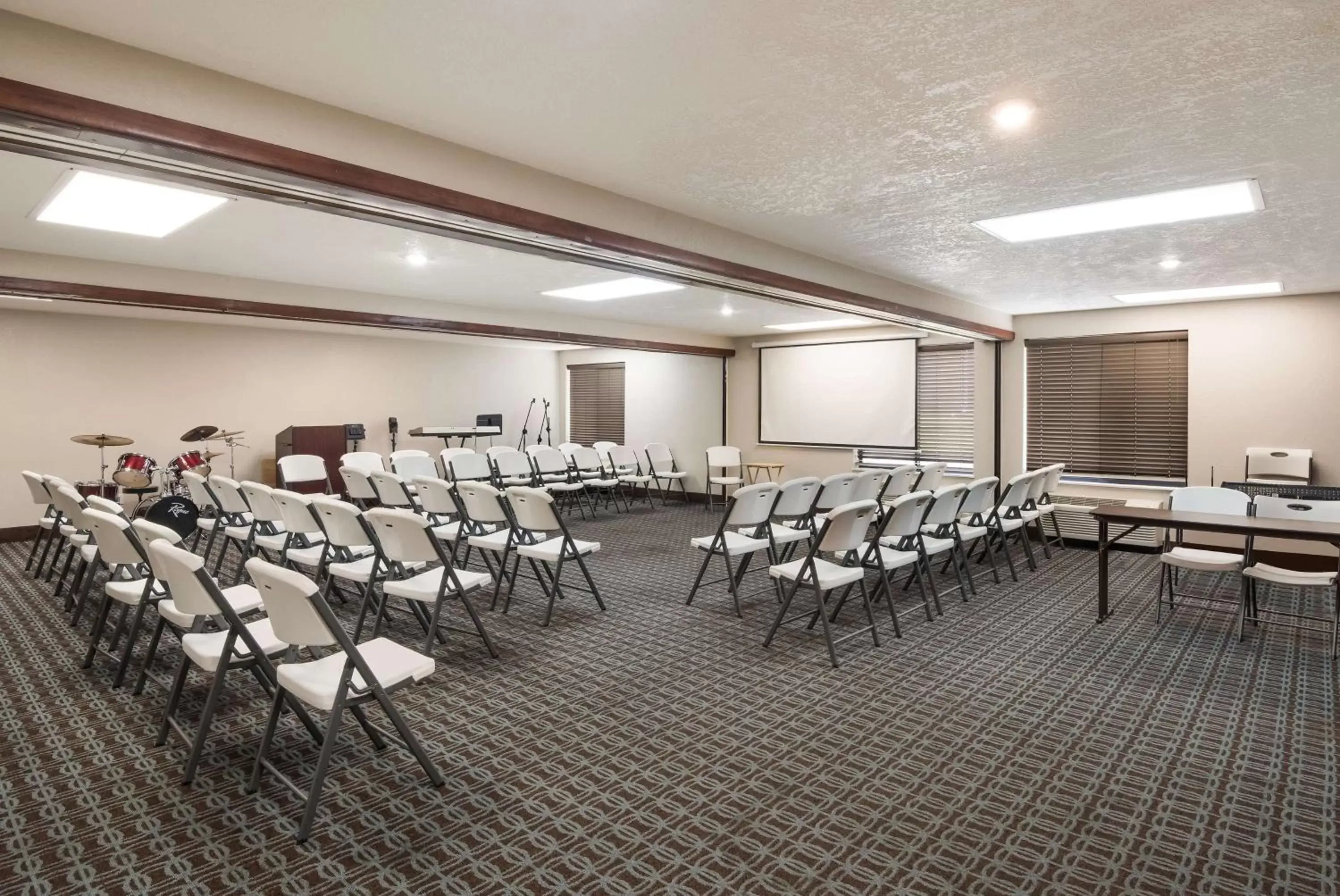 Banquet/Function facilities in SureStay Plus Hotel by Best Western Coralville Iowa City