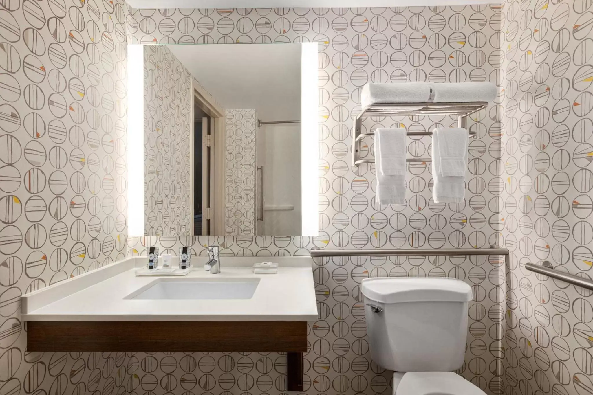 Photo of the whole room, Bathroom in Holiday Inn Orlando International Airport, an IHG Hotel