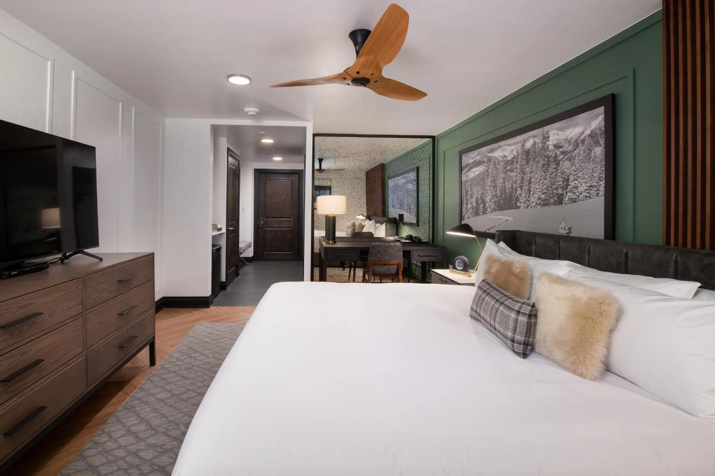 Photo of the whole room, Bed in Gravity Haus Vail