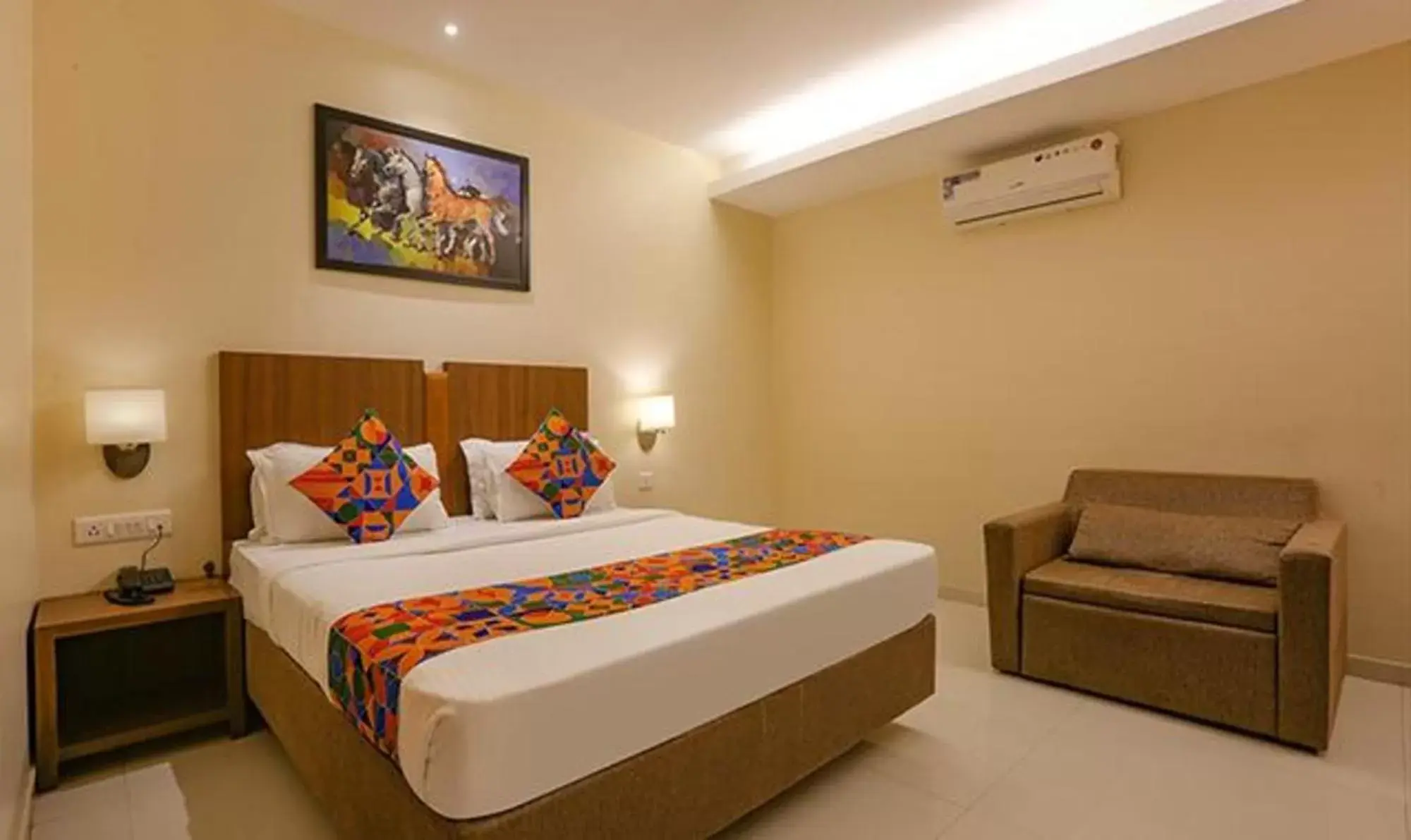 Bed in FabHotel Royal International - Nr Mumbai International Airport Bed in FabHotel Royal International - Nr Mumbai International Airport