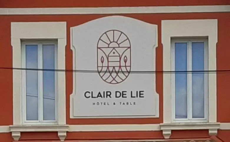 Property building, Property Logo/Sign in Clair de Lie