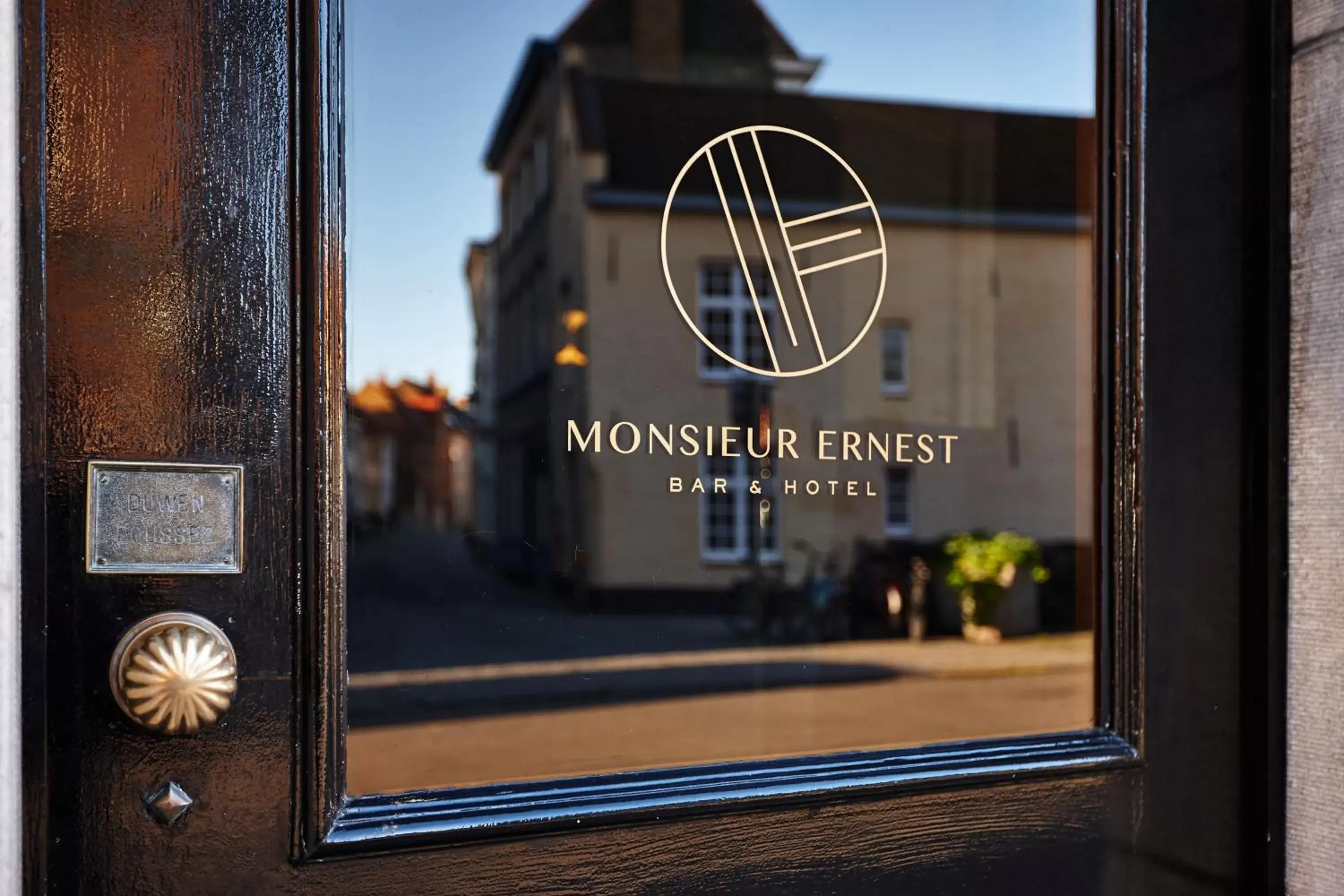 Facade/entrance in Hotel Monsieur Ernest