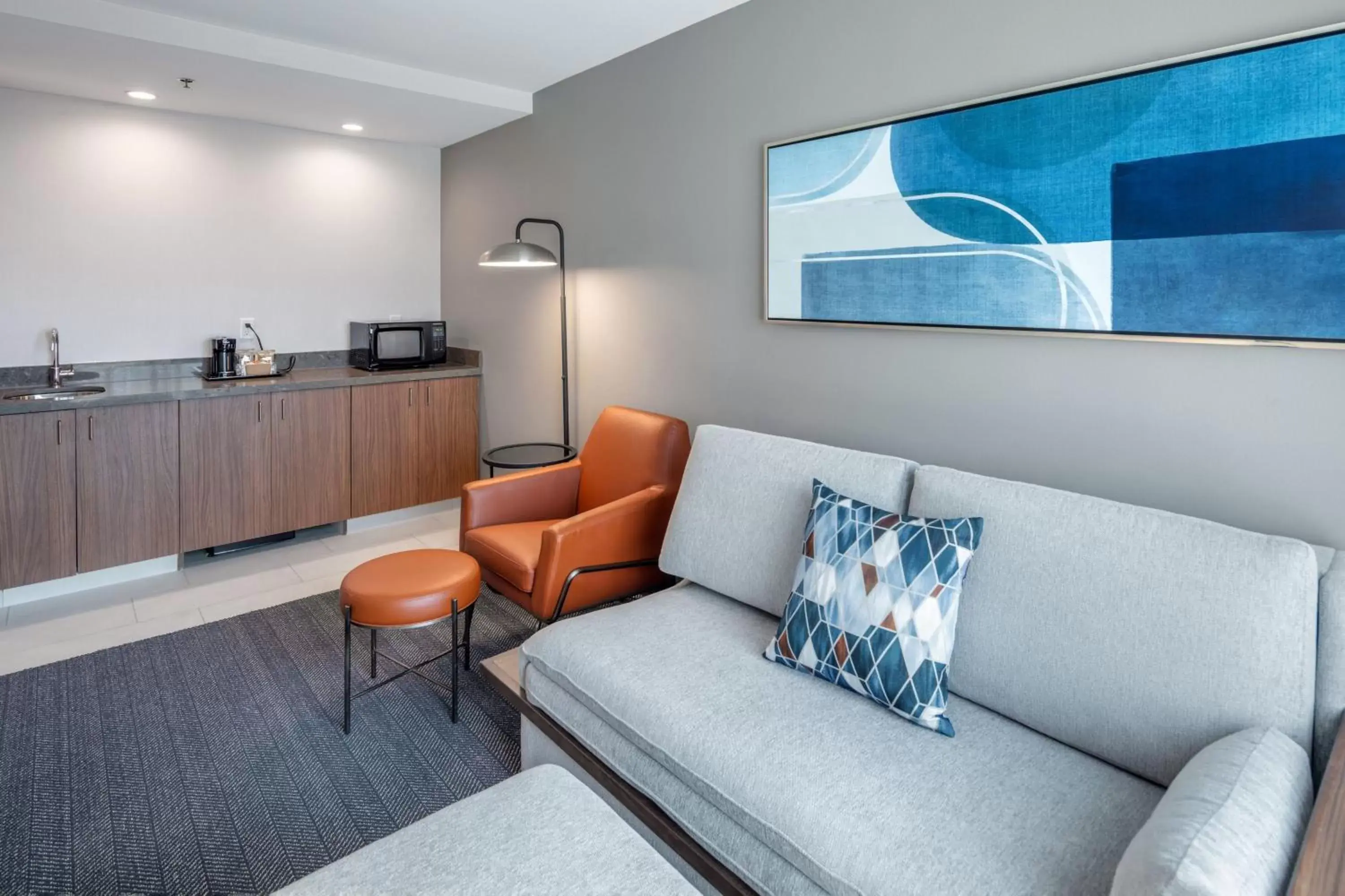 Bedroom, Seating Area in Courtyard by Marriott Conway