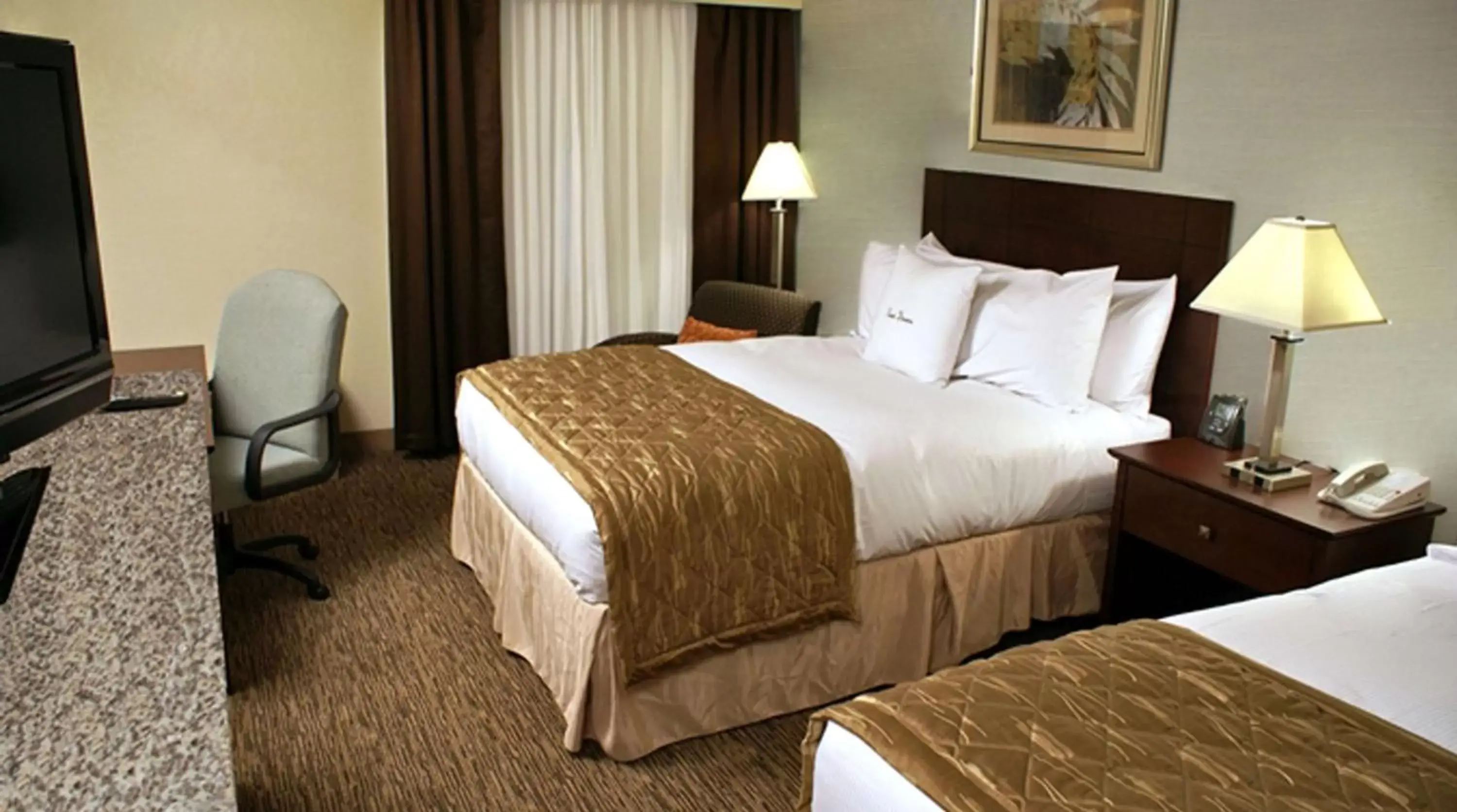 Bedroom, Bed in DoubleTree by Hilton Rocky Mount