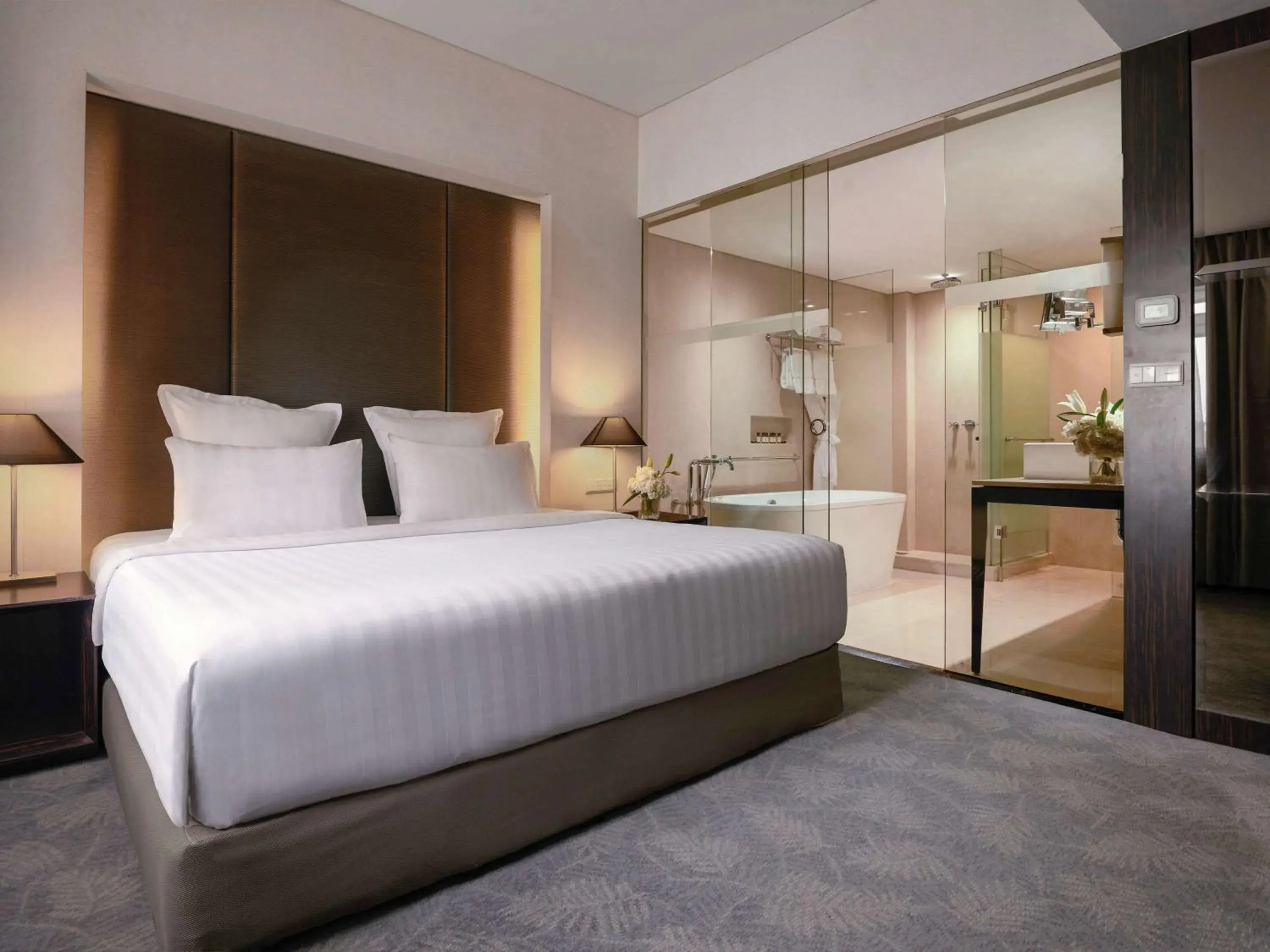 Photo of the whole room, Bed in Pullman Jakarta Indonesia