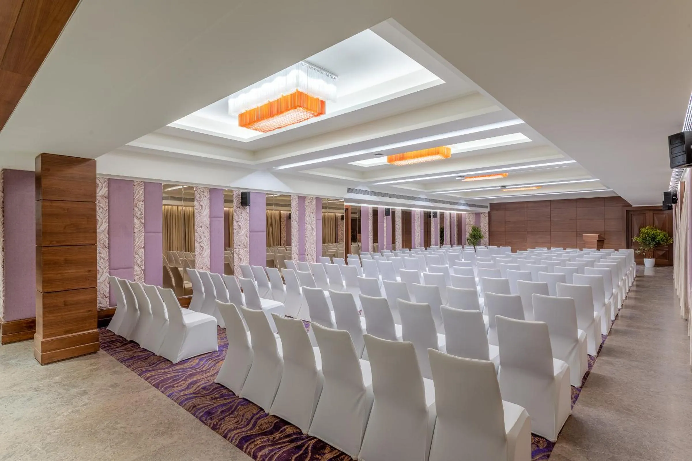 Banquet/Function facilities in Vivanta Mangalore Oldport Road - Formerly Known as Taj Manjarun