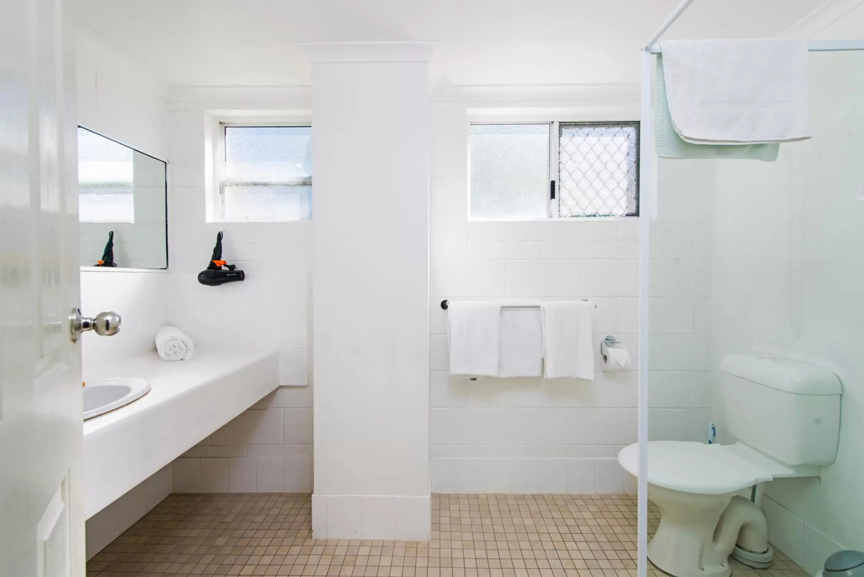 Bathroom in Wollongbar Motel