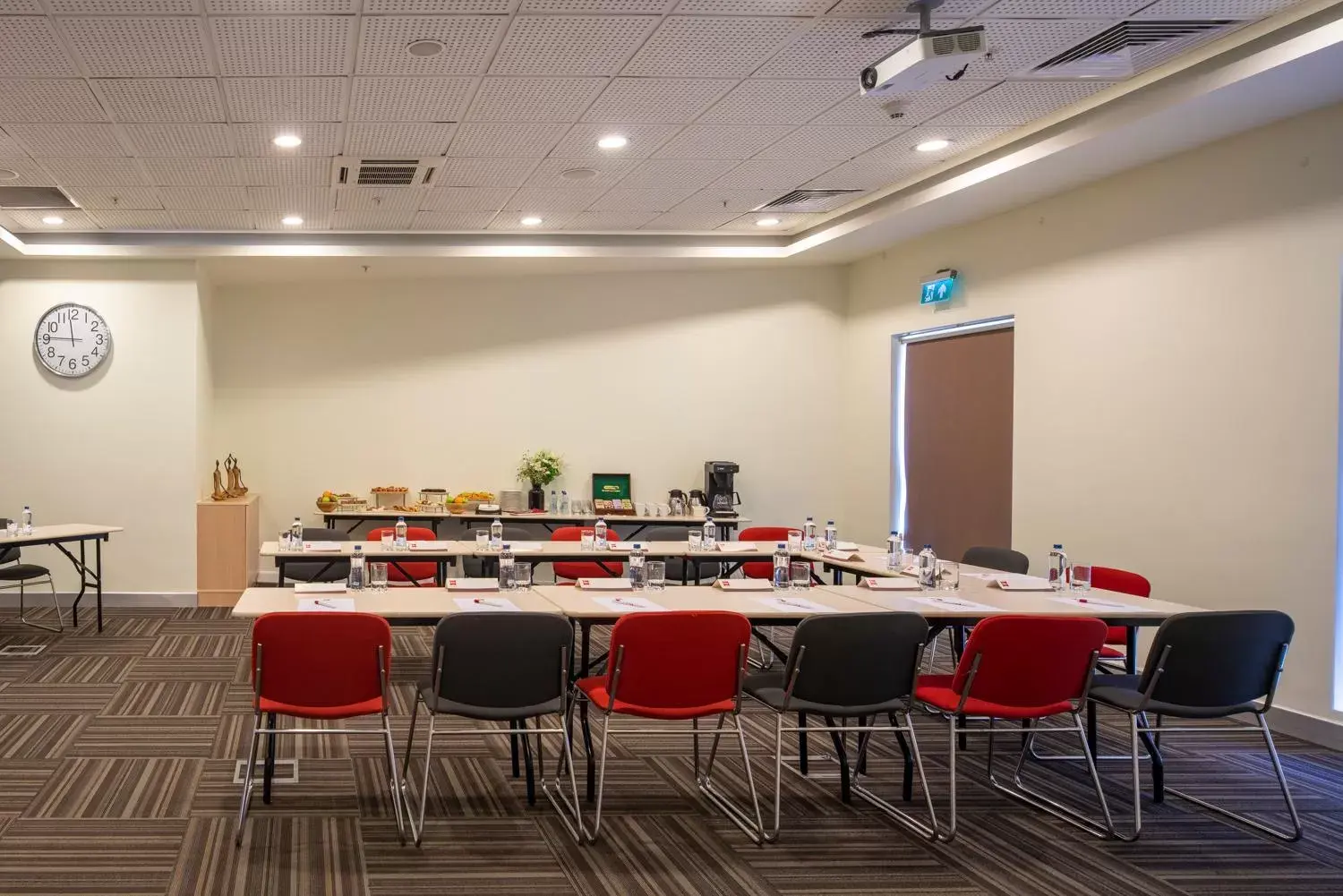 Business facilities in Ibis Izmir Alsancak