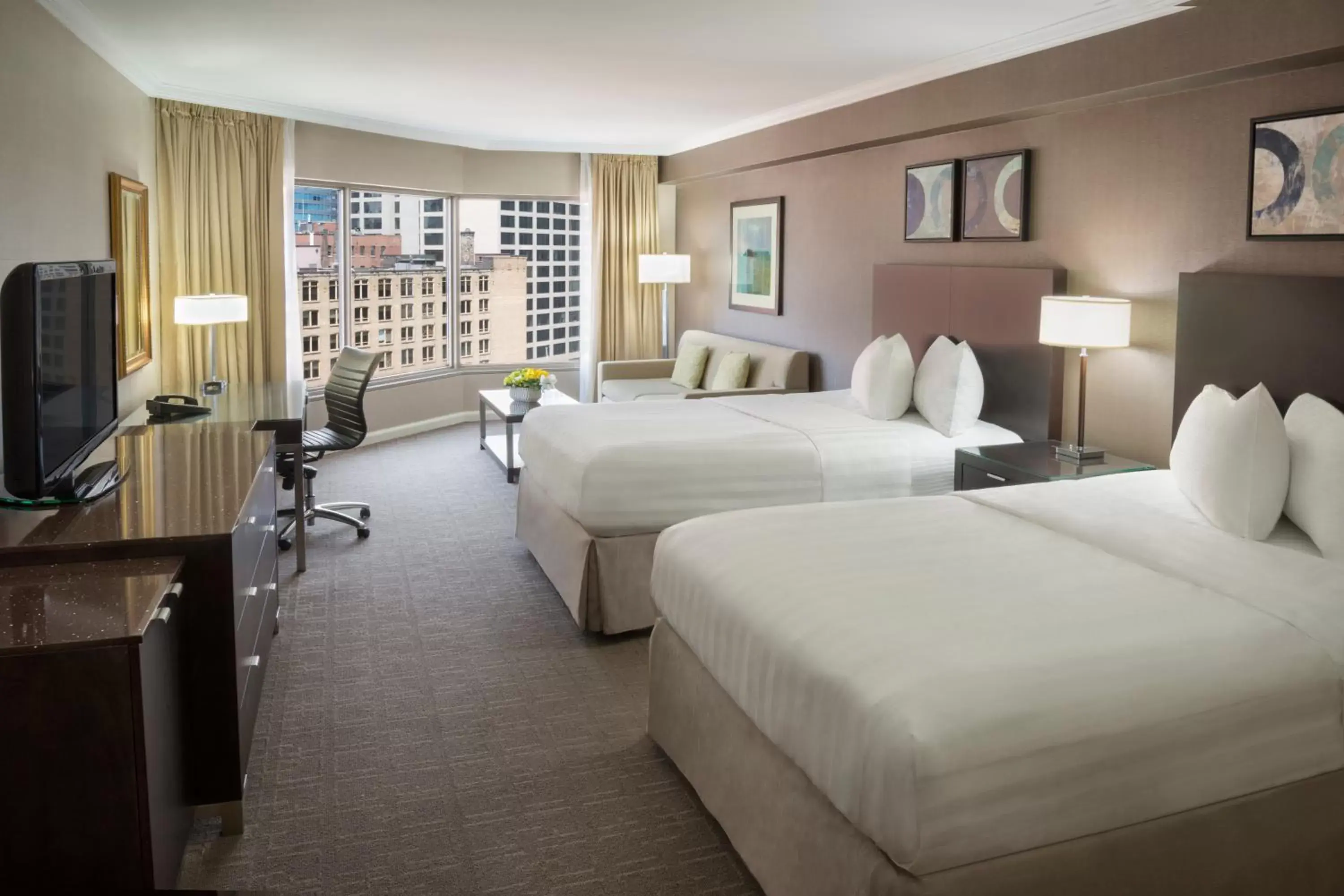 City view, Bed in InterContinental Toronto Centre by IHG City view, Bed in InterContinental Toronto Centre by IHG