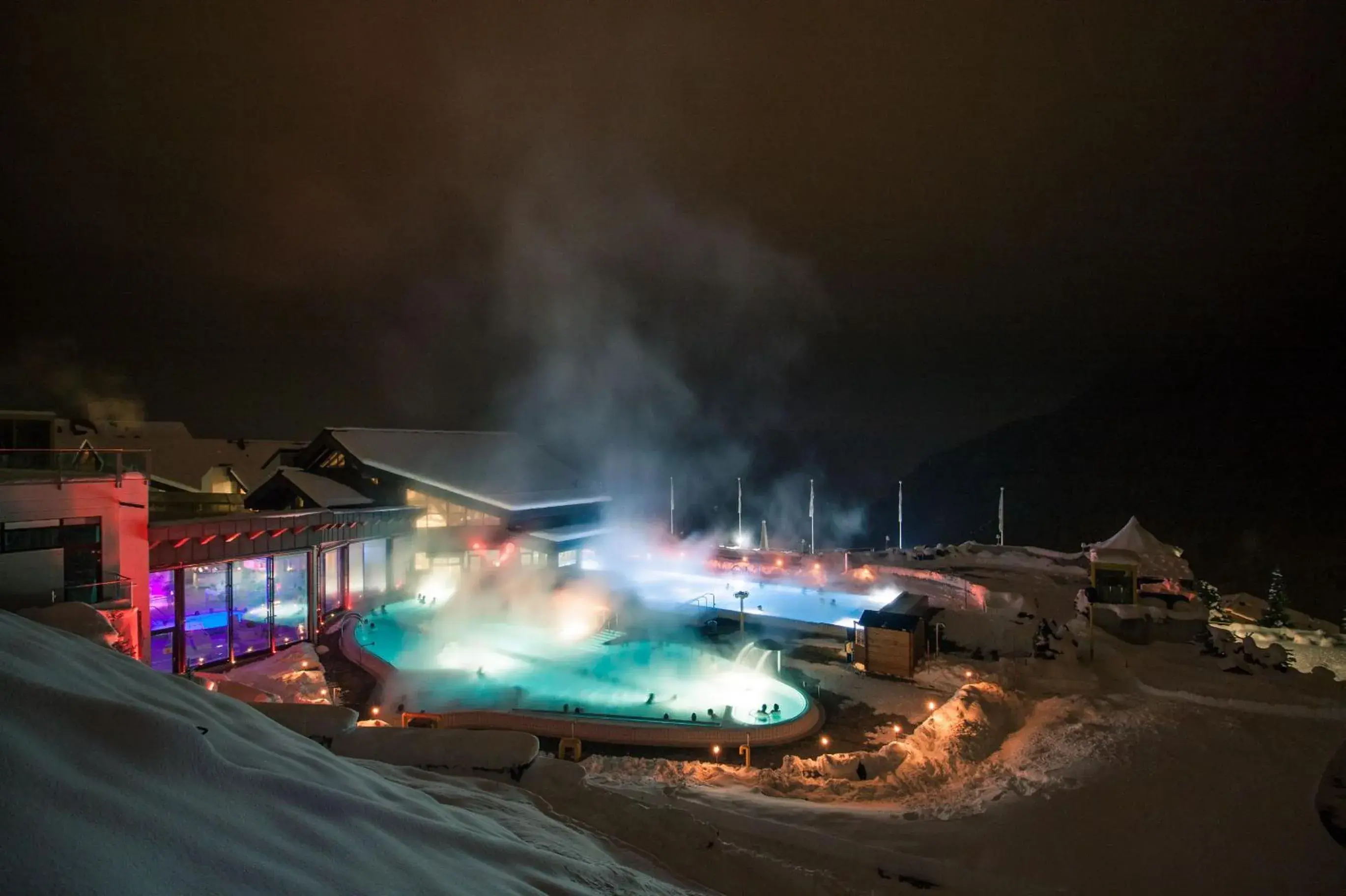 Hot Spring Bath in Hôtel des Bains d'Ovronnaz