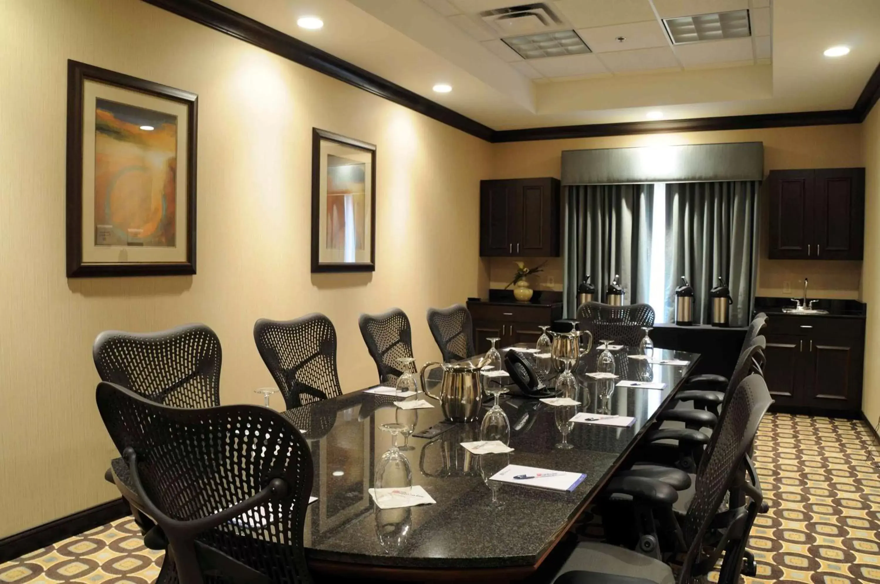 Meeting/conference room, Restaurant/Places to Eat in Hilton Garden Inn Cartersville