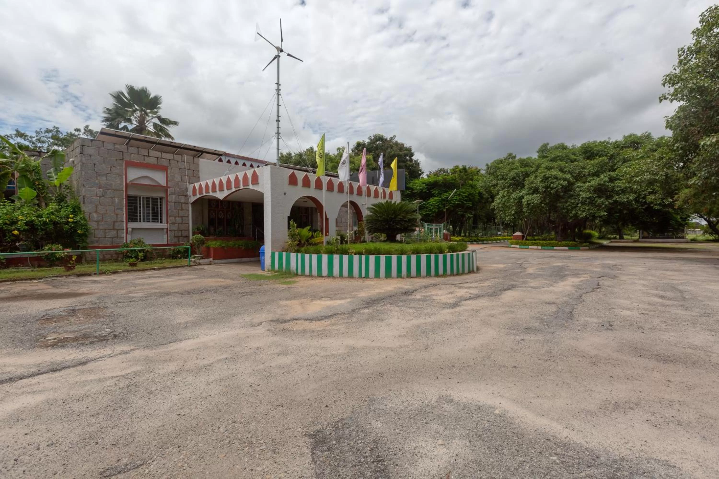 KSTDC Hotel Mayura Bhuvaneshwari Kamalapur