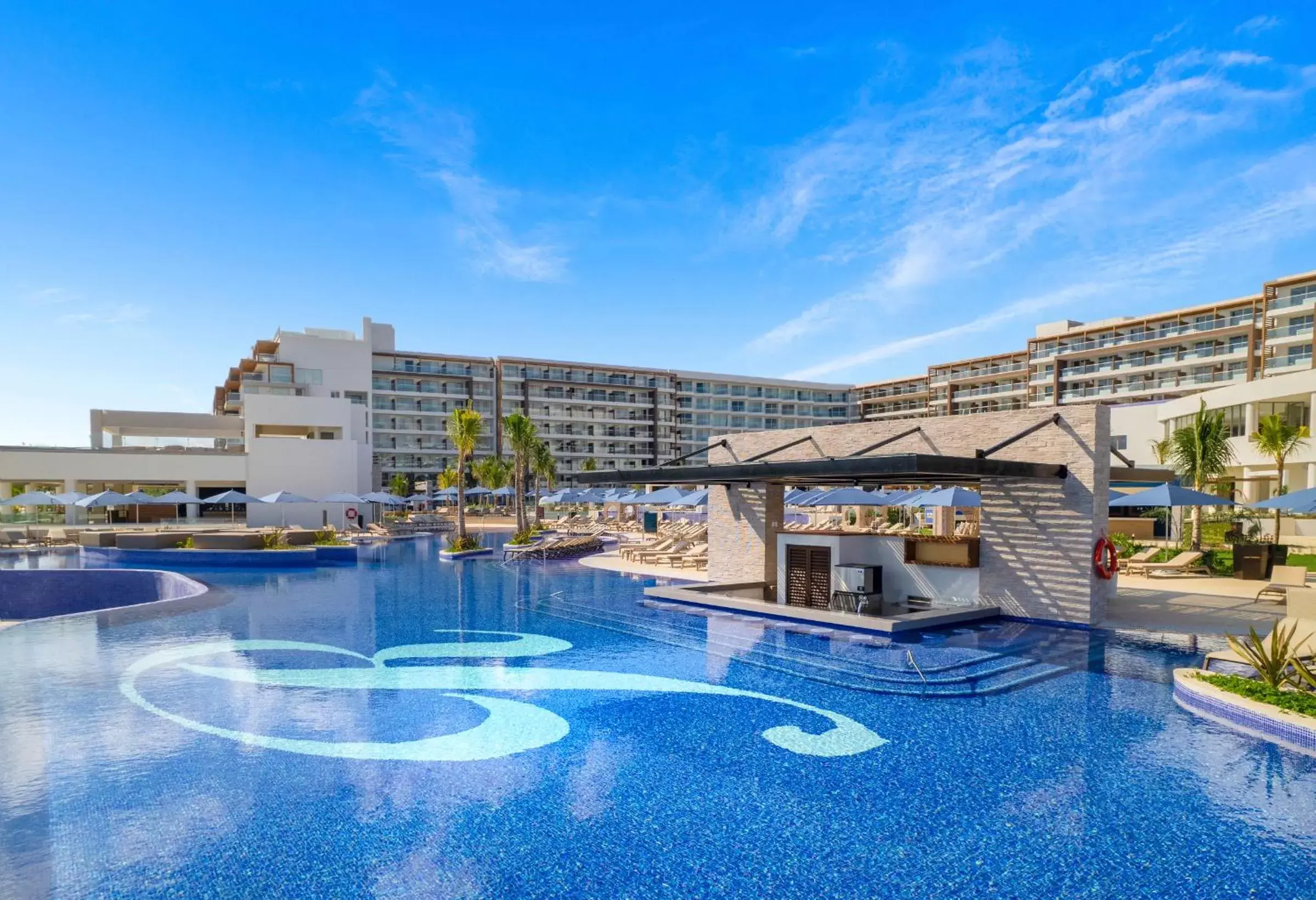 Pool view, Swimming Pool in Royalton Splash Riviera Cancun, An Autograph Collection All-Inclusive Resort
