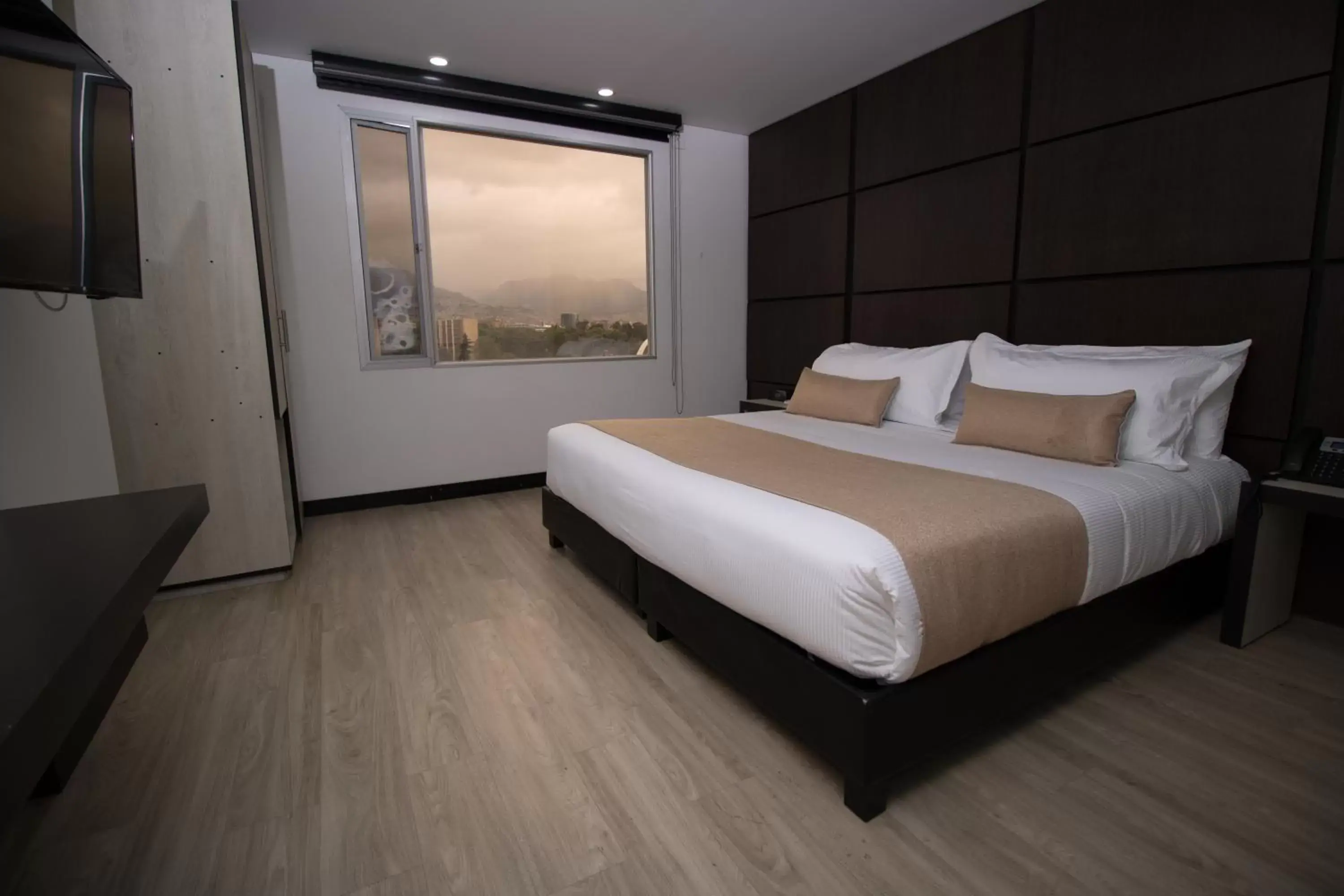 Bed in Hotel American Visa Tower