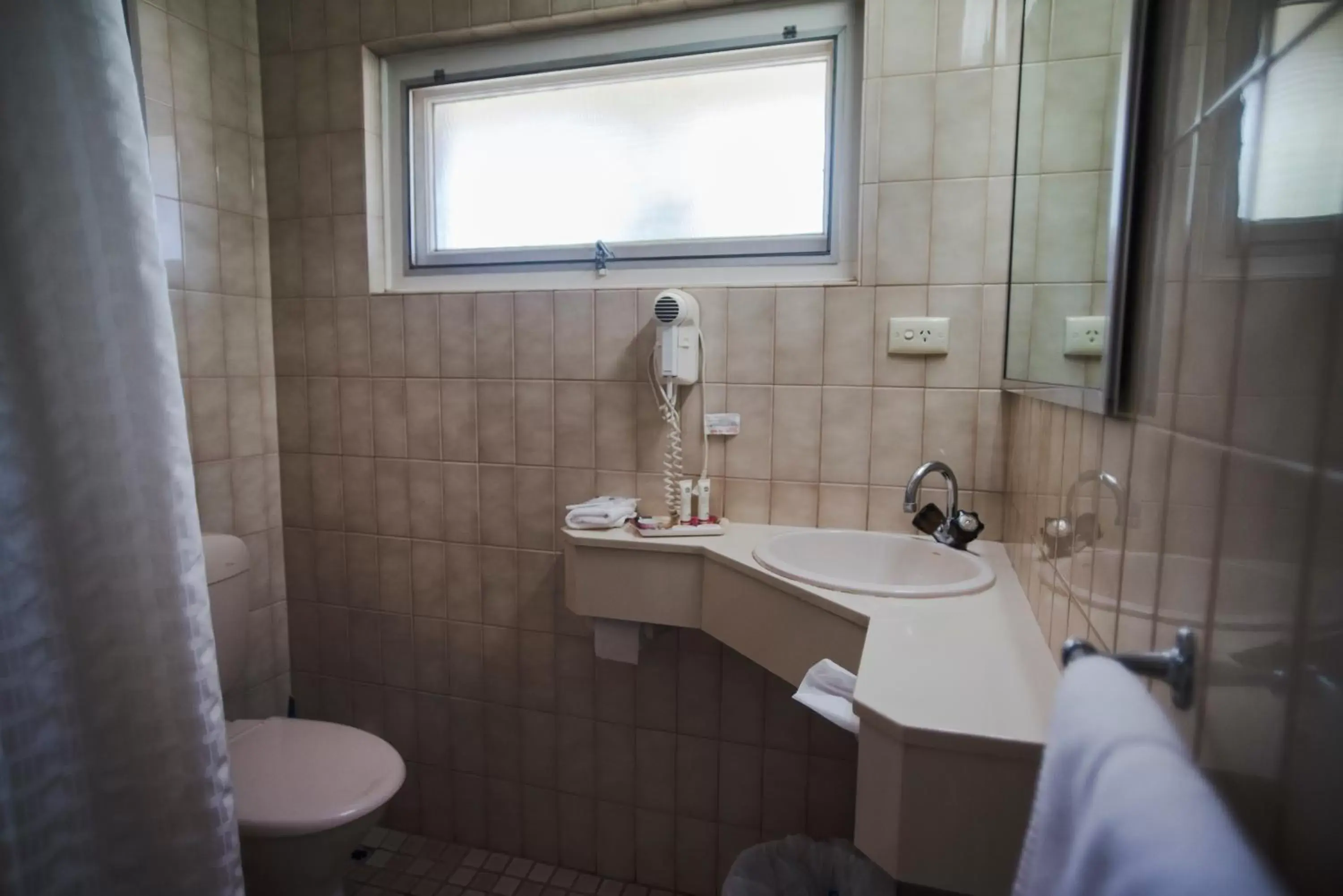Bathroom in Hospitality Kalgoorlie, SureStay Collection by Best Western
