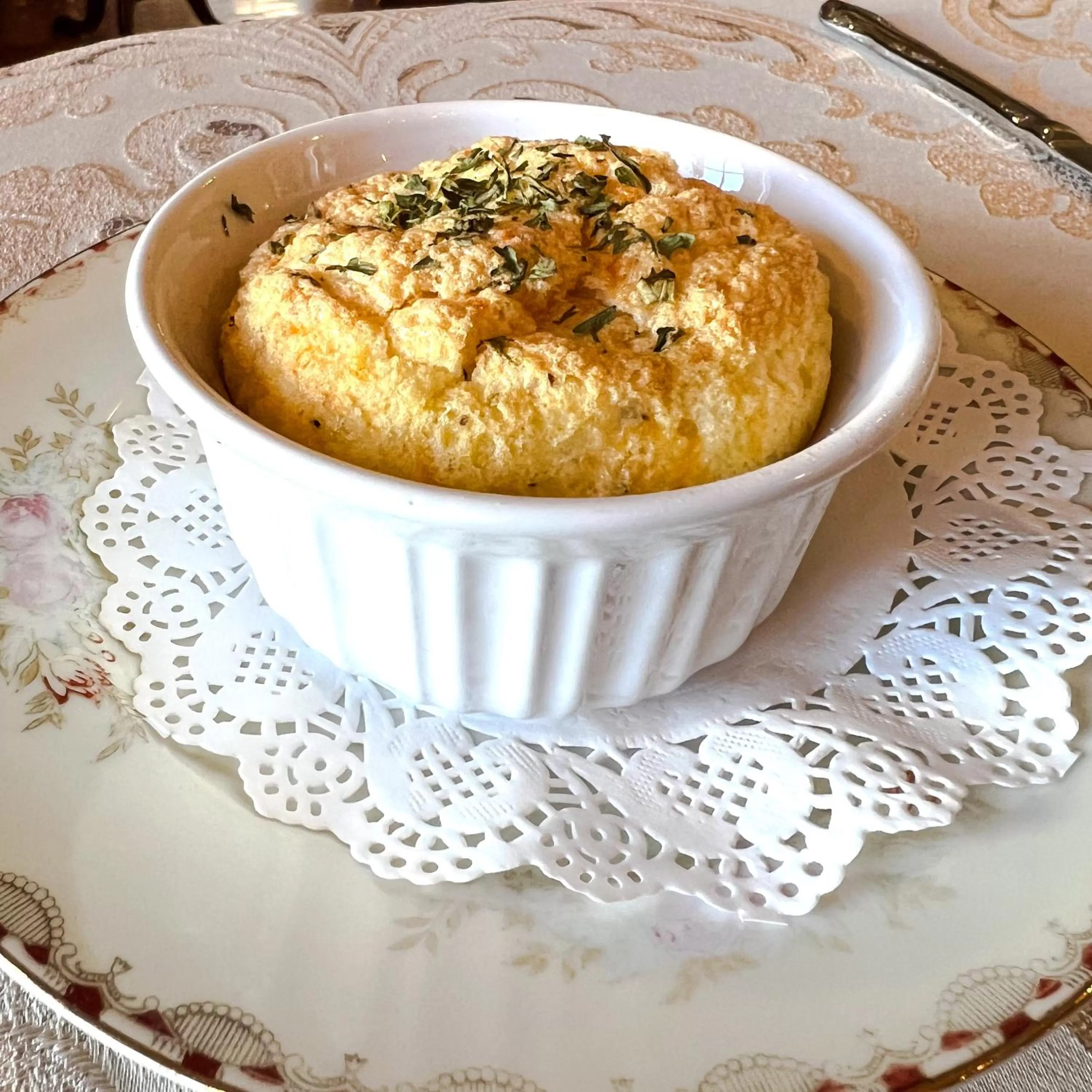 Breakfast in Almondy Inn Bed & Breakfast