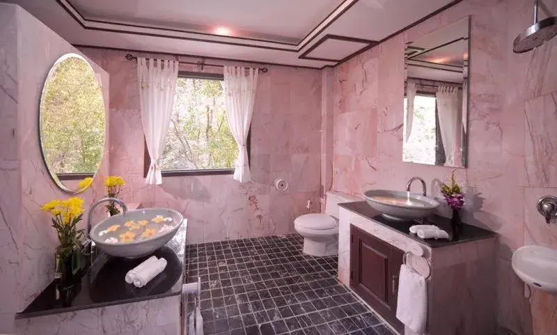 Bathroom in Paradise Island Estate
