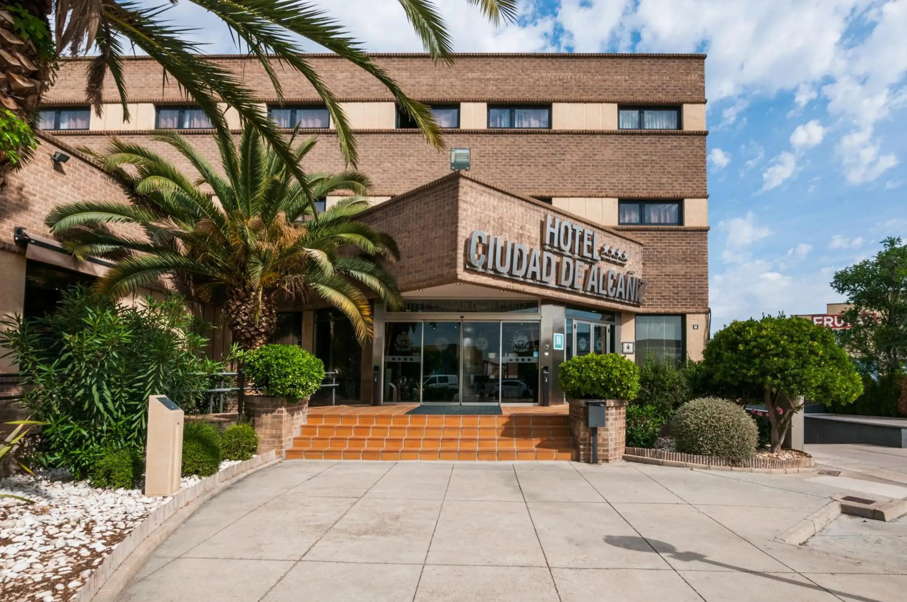 Facade/entrance, Property Building in Hotel Ciudad de Alcañiz