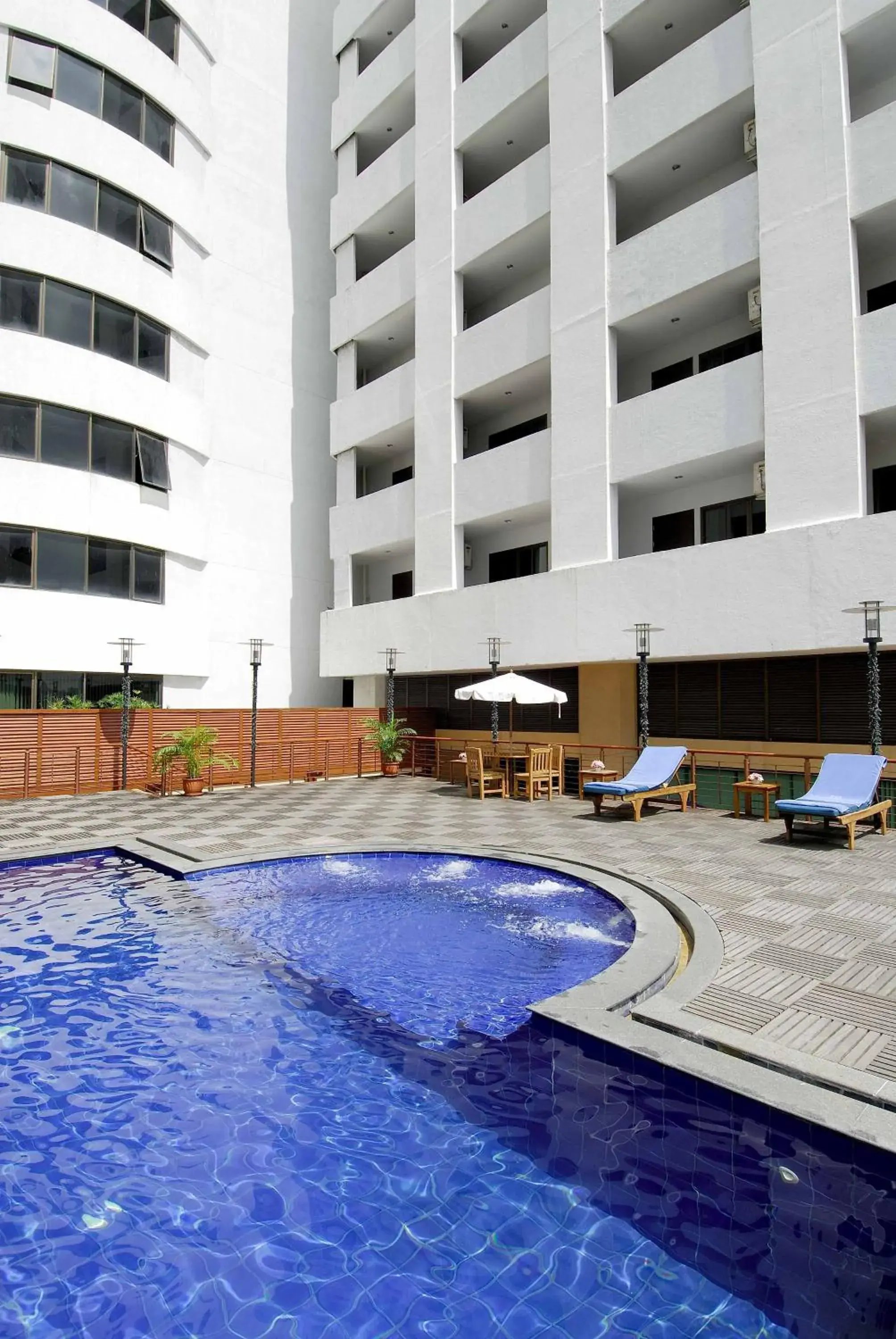 Pool view, Swimming Pool in Princeton Bangkok Hotel