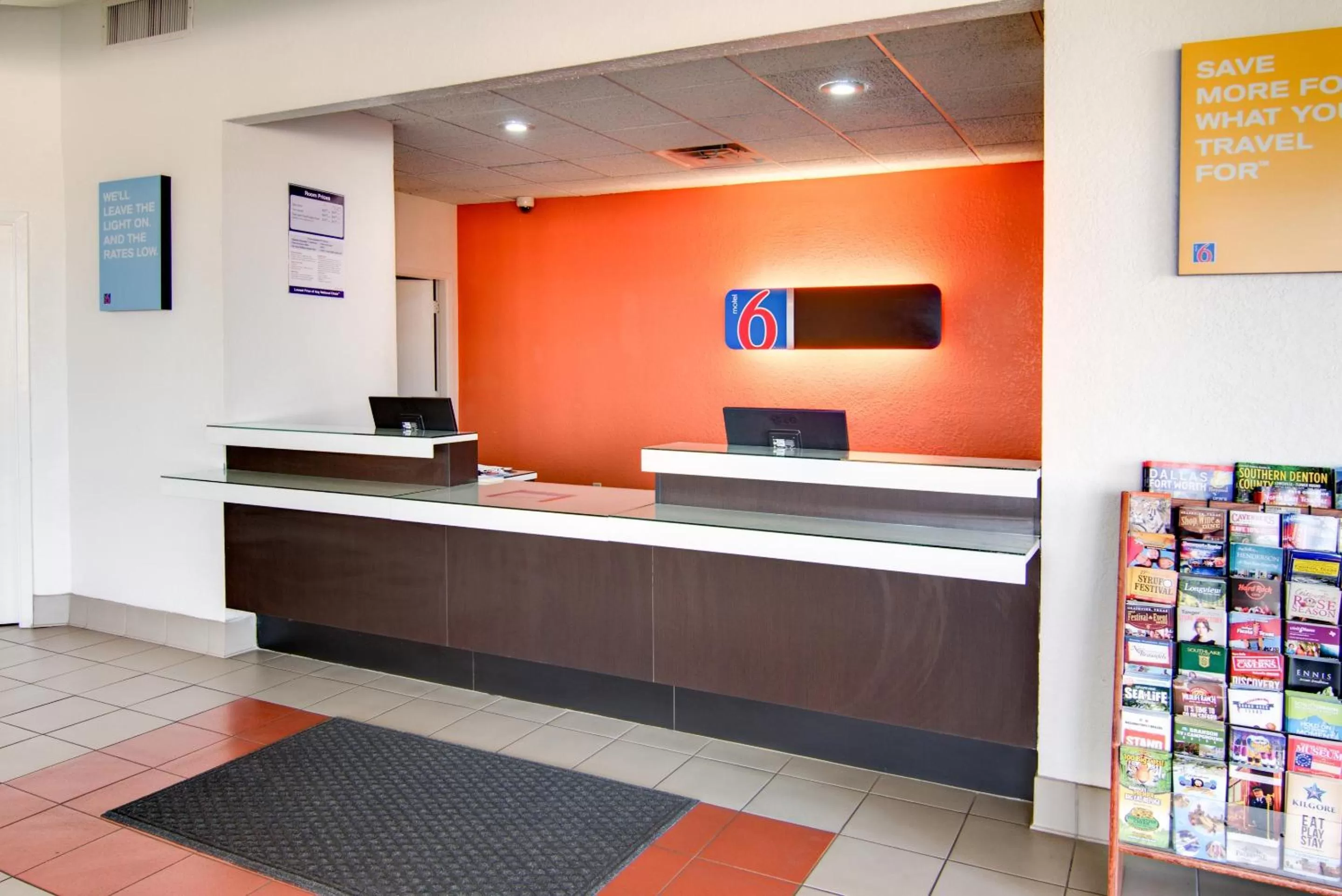 Property logo or sign in Motel 6-Mount Pleasant, TX