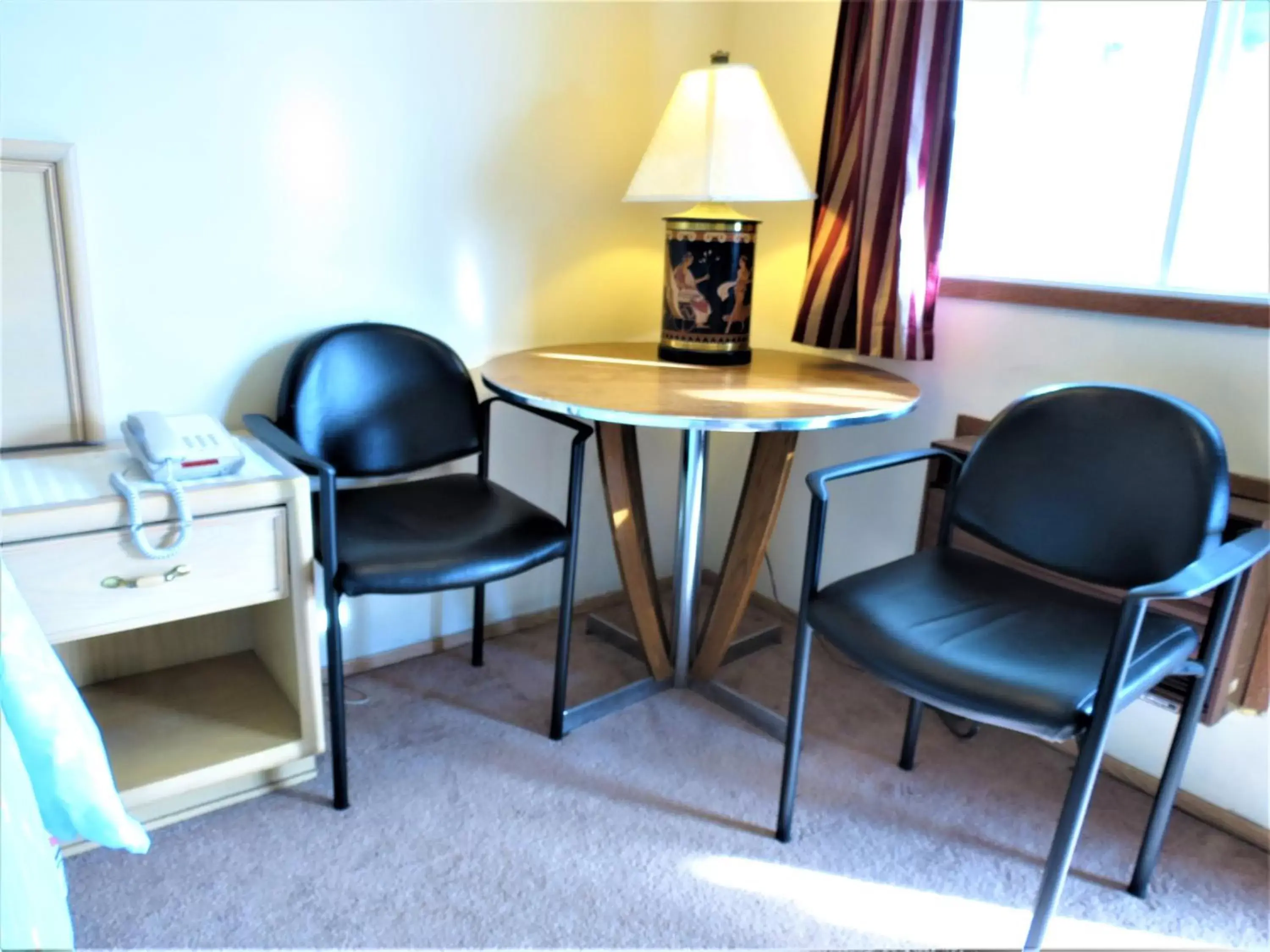 Living room, Seating Area in RANCHLAND Inn