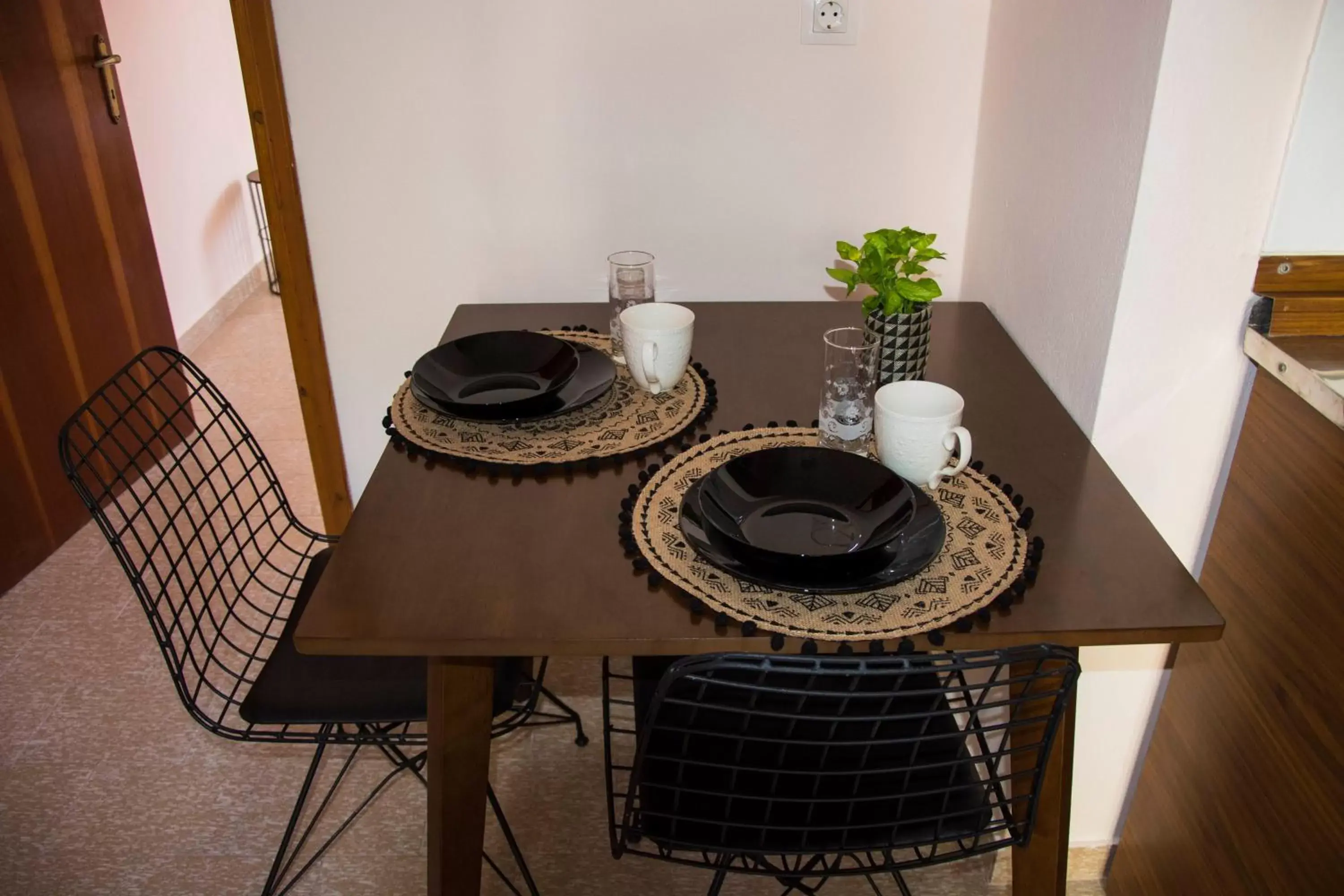 Dining Area in Φiloxenia Apartments