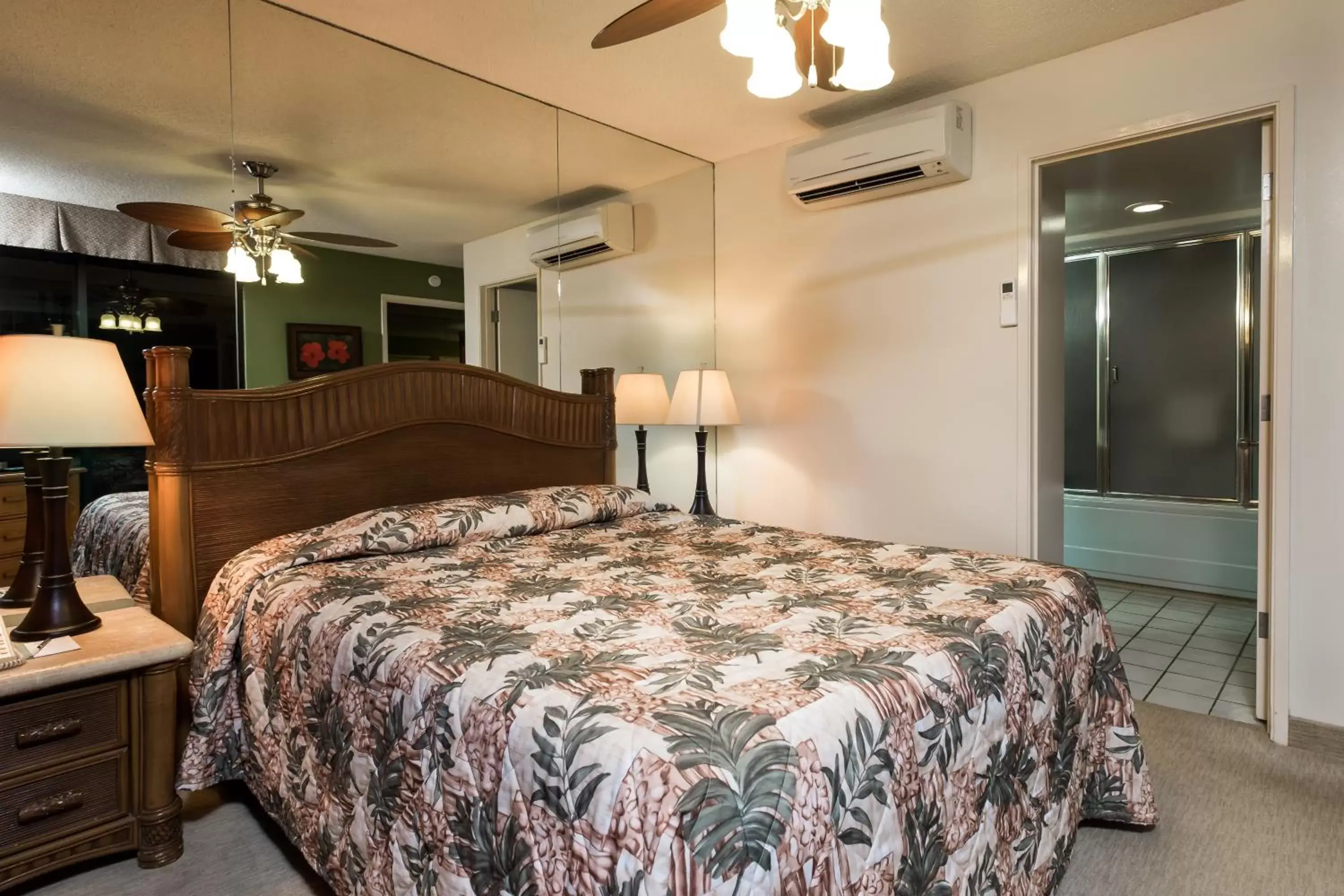 Bedroom, Bed in Kahana Falls Resort